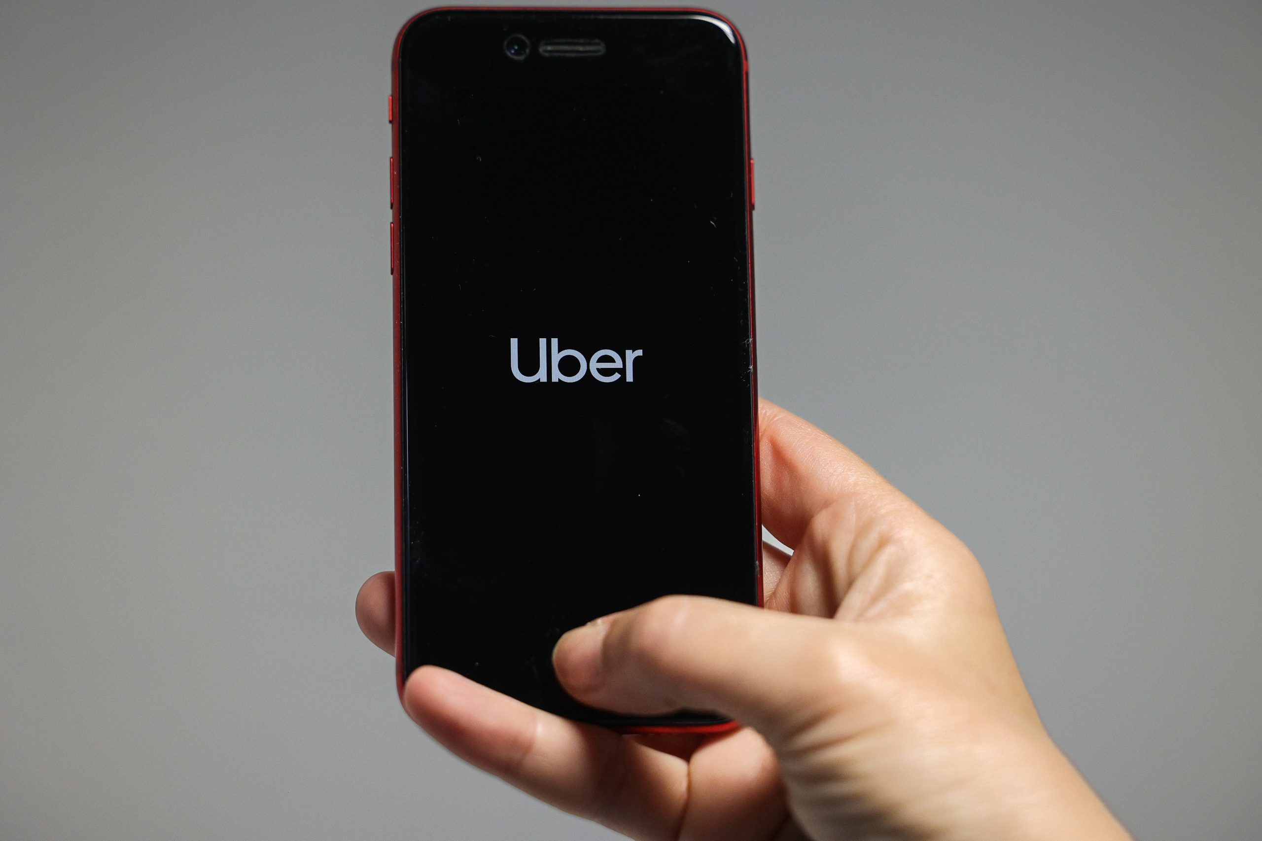 Uber lança programa com viagens mais baratas para universitários