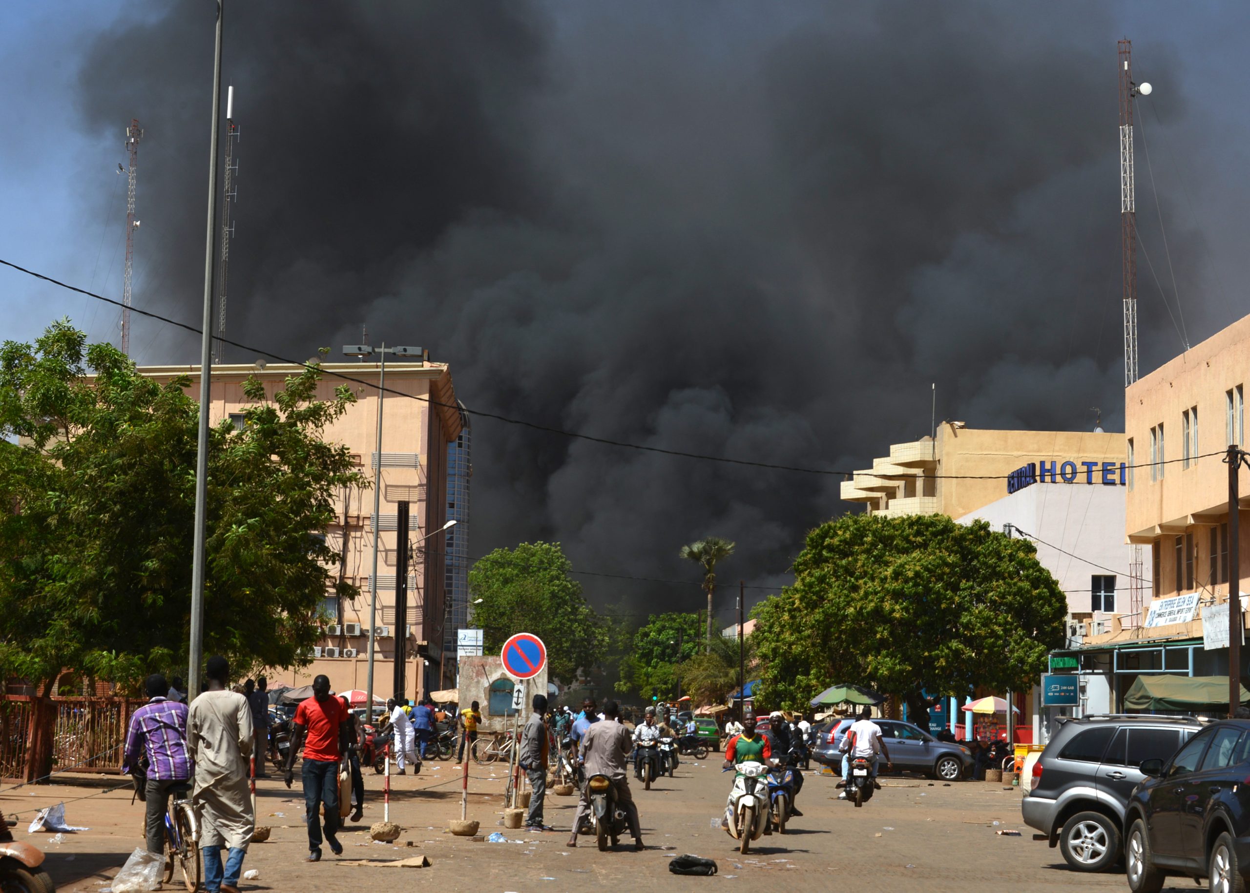Burkina Faso: “Ataque em curso” contra embaixada francesa em Ouagadougou