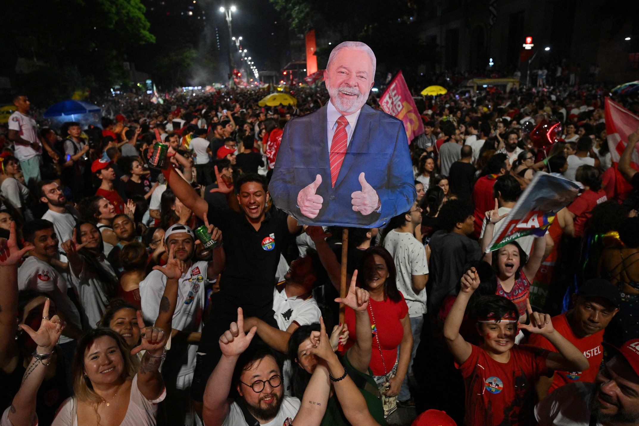 Líderes mundiais felicitam Lula pela vitória em “eleições livres, justas e credíveis”
