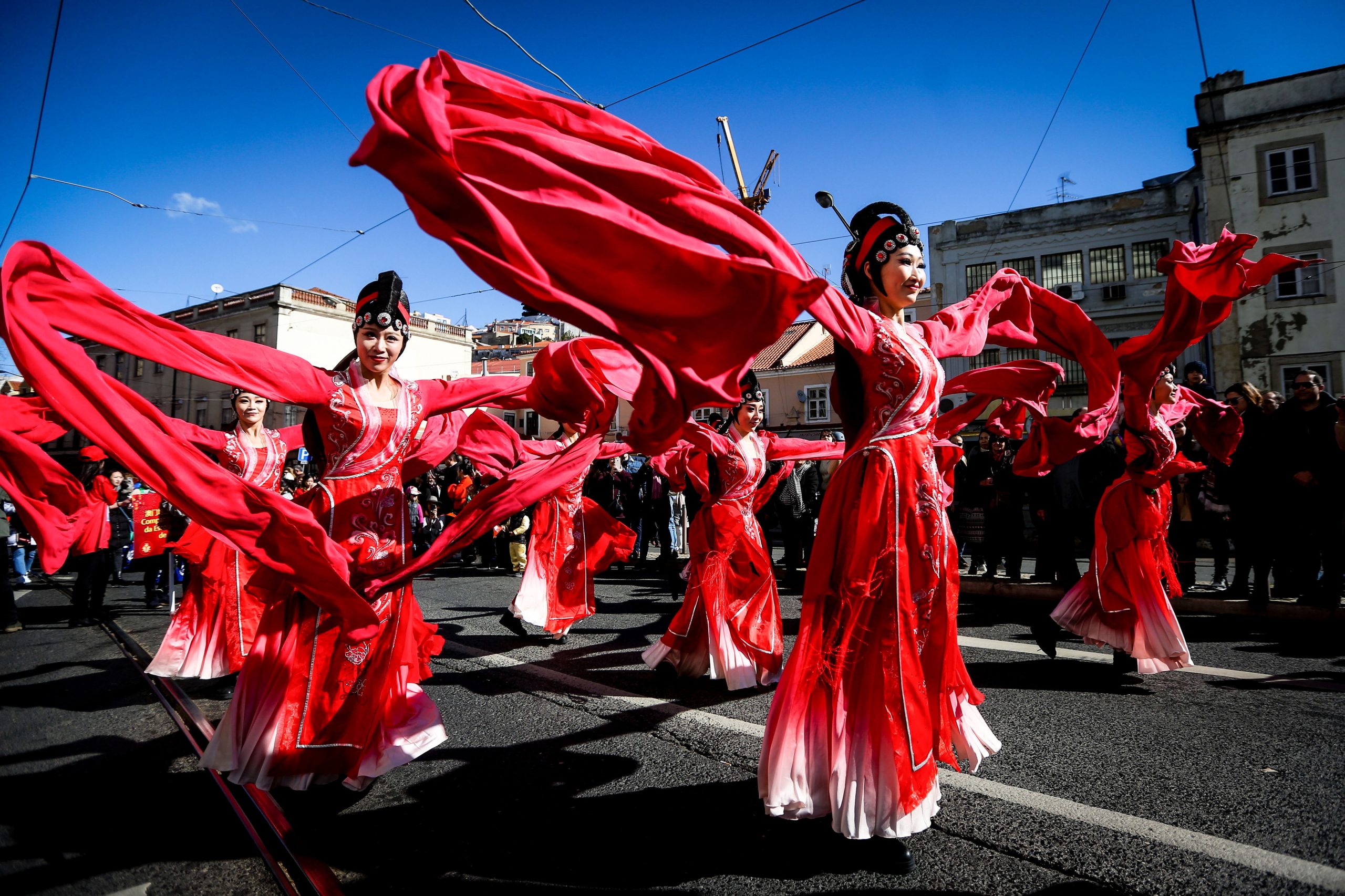 Intercâmbio cultural no tradicional desfile do Ano Novo Chinês em Lisboa