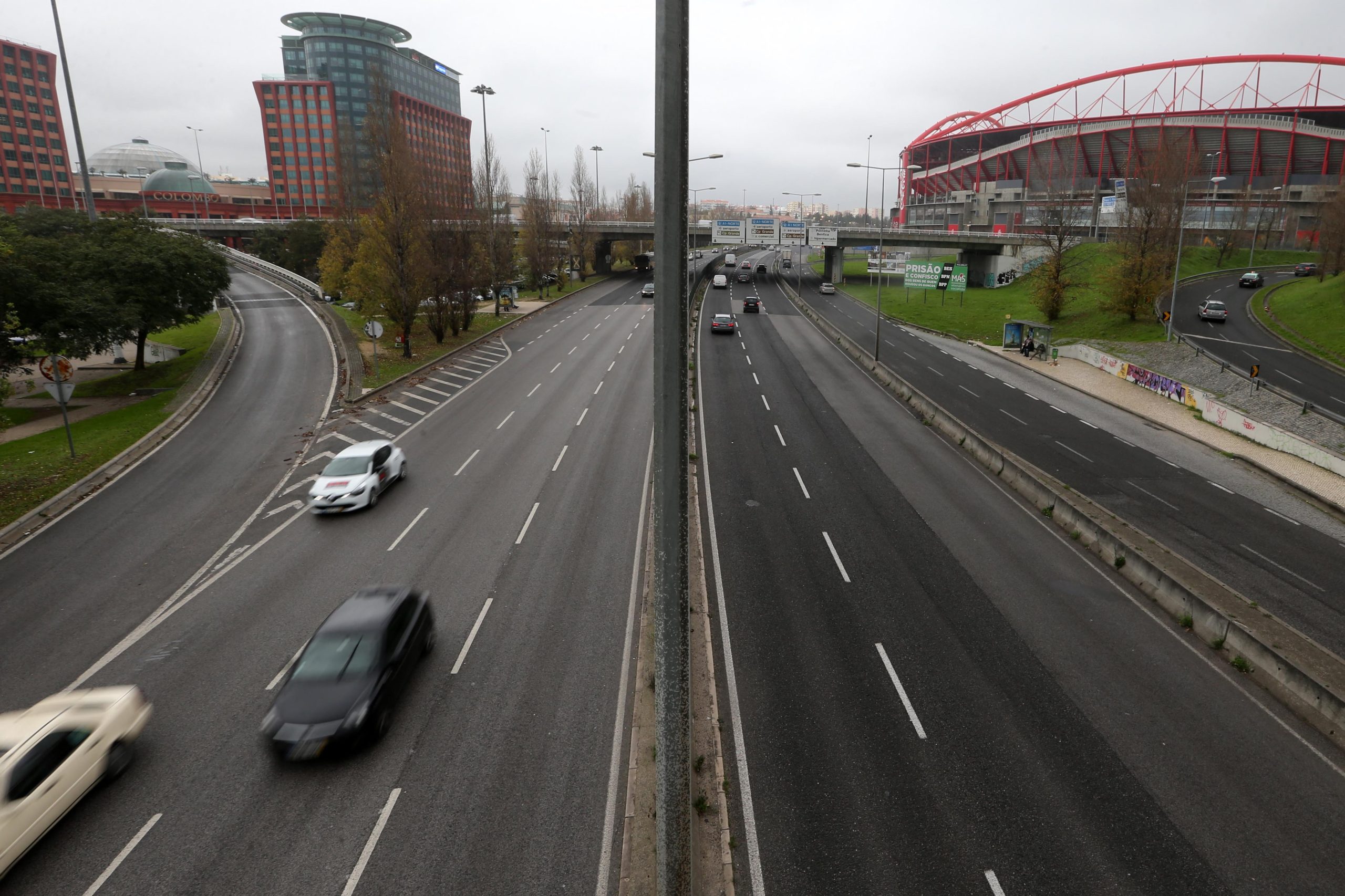 Obras na 2ª Circular, em Lisboa, não avançam para já. Câmara estuda metro à superfície