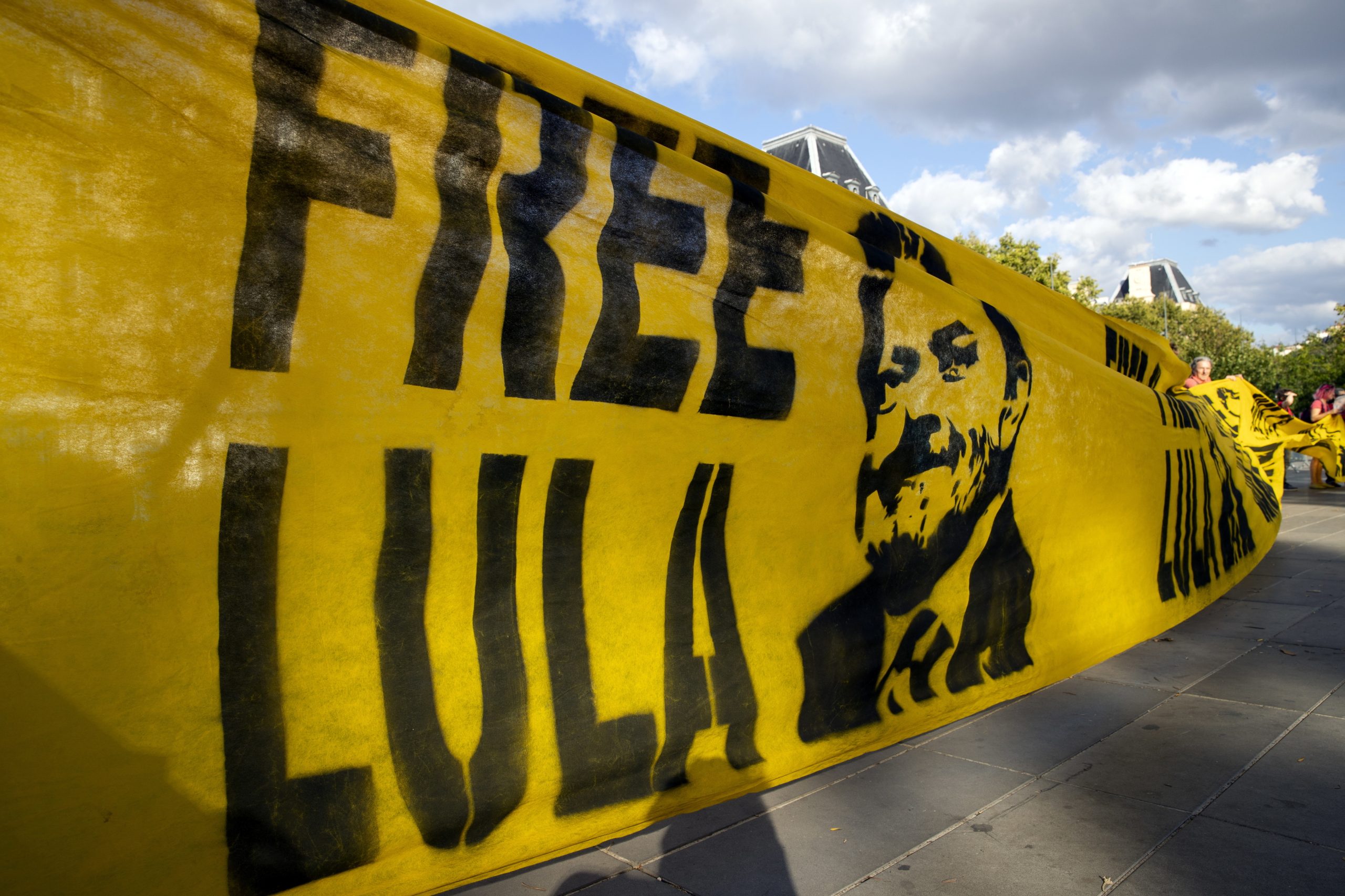 Defesa de Lula denuncia perseguição política contra ex-Presidente na operação Lava Jato