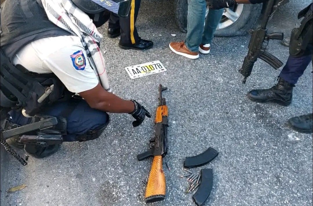Polícia e civis haitianos matam 28 membros de gangues na capital