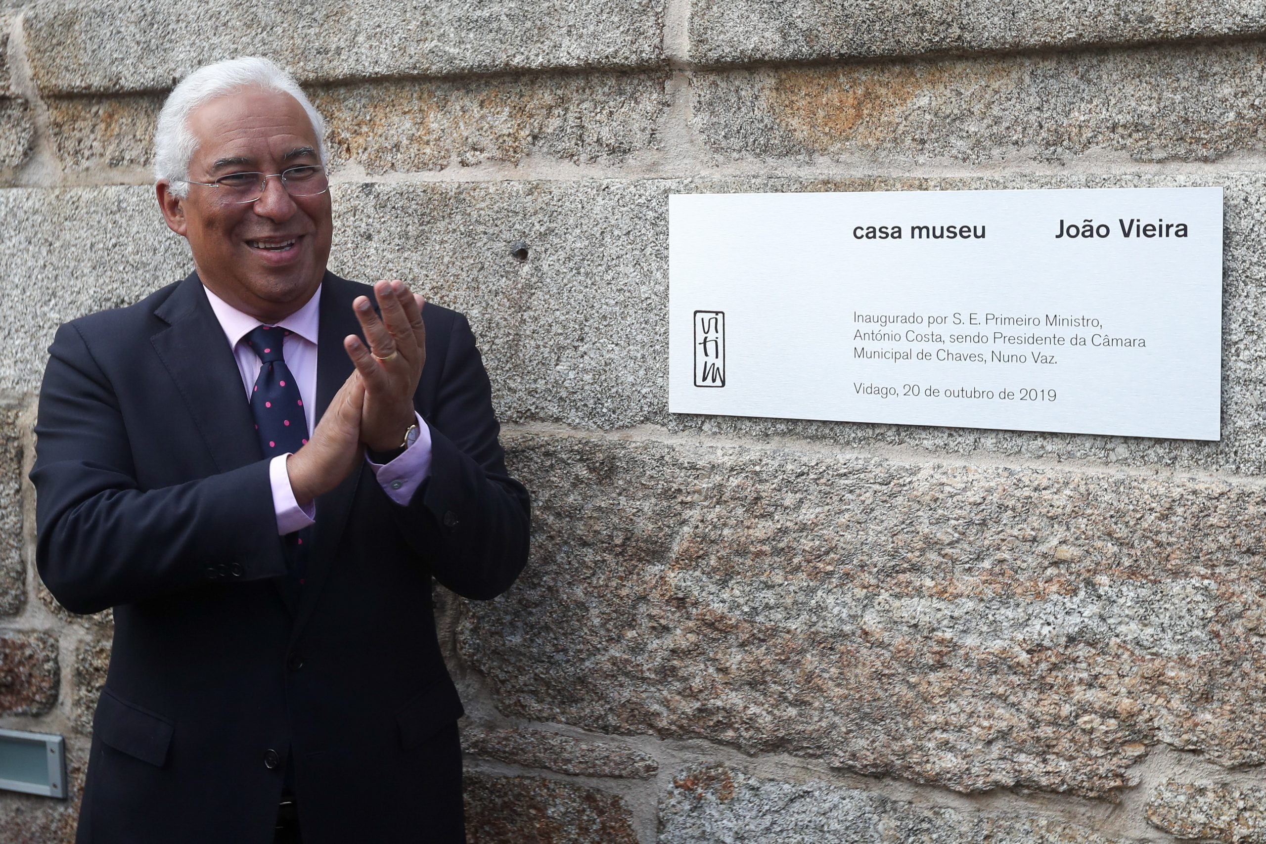 Costa desafia autarcas a criarem rede do legado de artistas contemporâneos