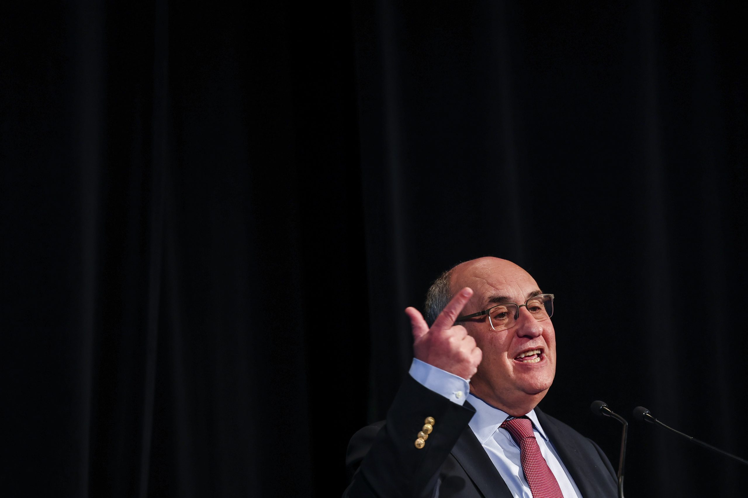 Portugal aborda com Angola recandidatura de António Vitorino para diretor-geral da OIM