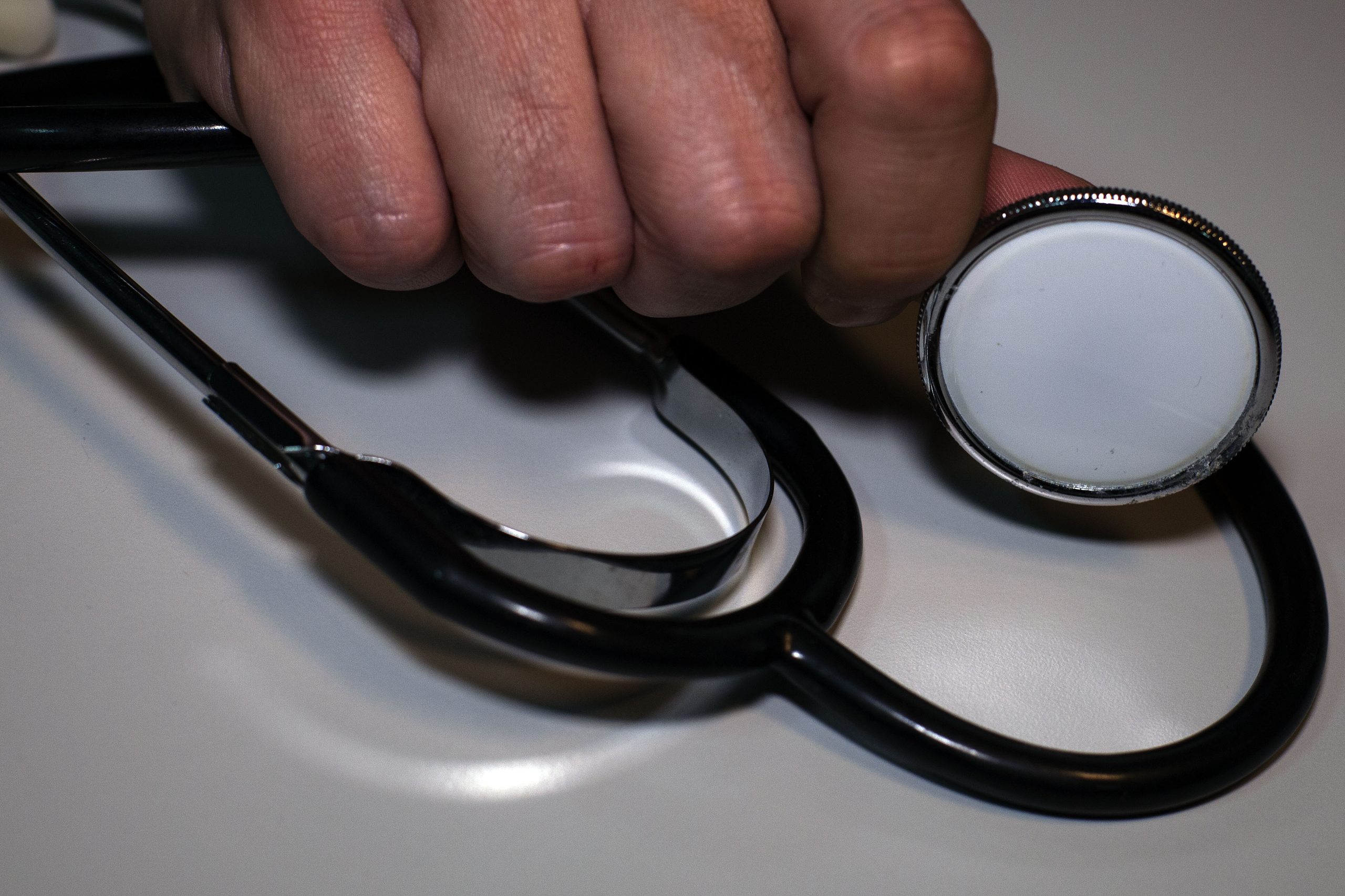 Algarve propõe quarto a 20 euros por dia a médico que se candidata para trabalhar no verão