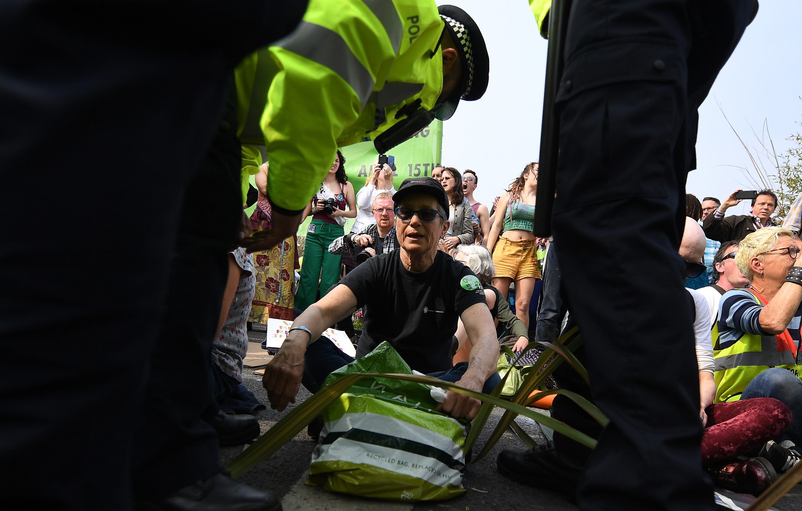 Pelo menos 340 feridos nos protestos contra alterações climáticas em Londres