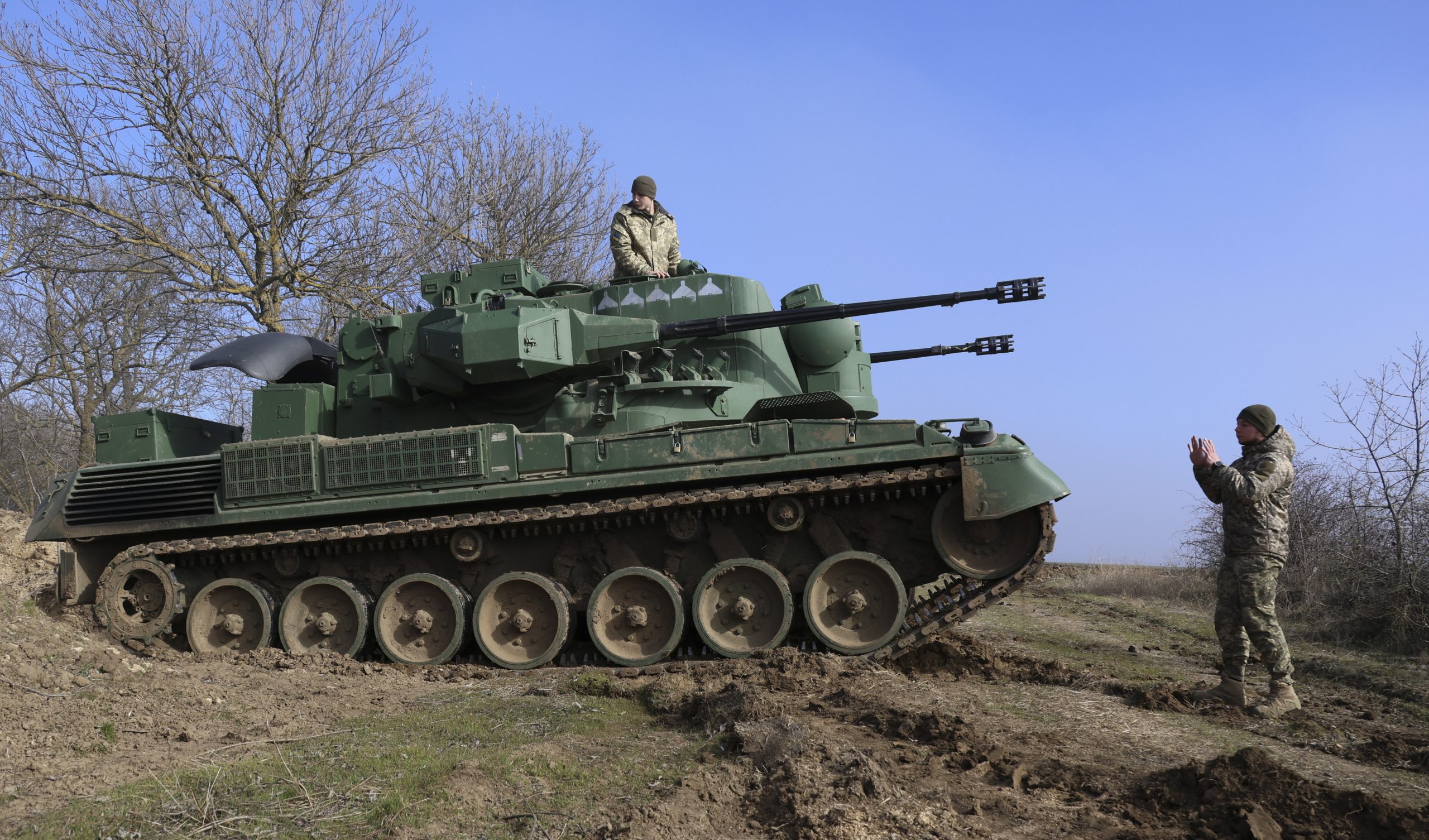 Ucrânia: Kiev reivindica primeiro ataque com armas ocidentais em território russo