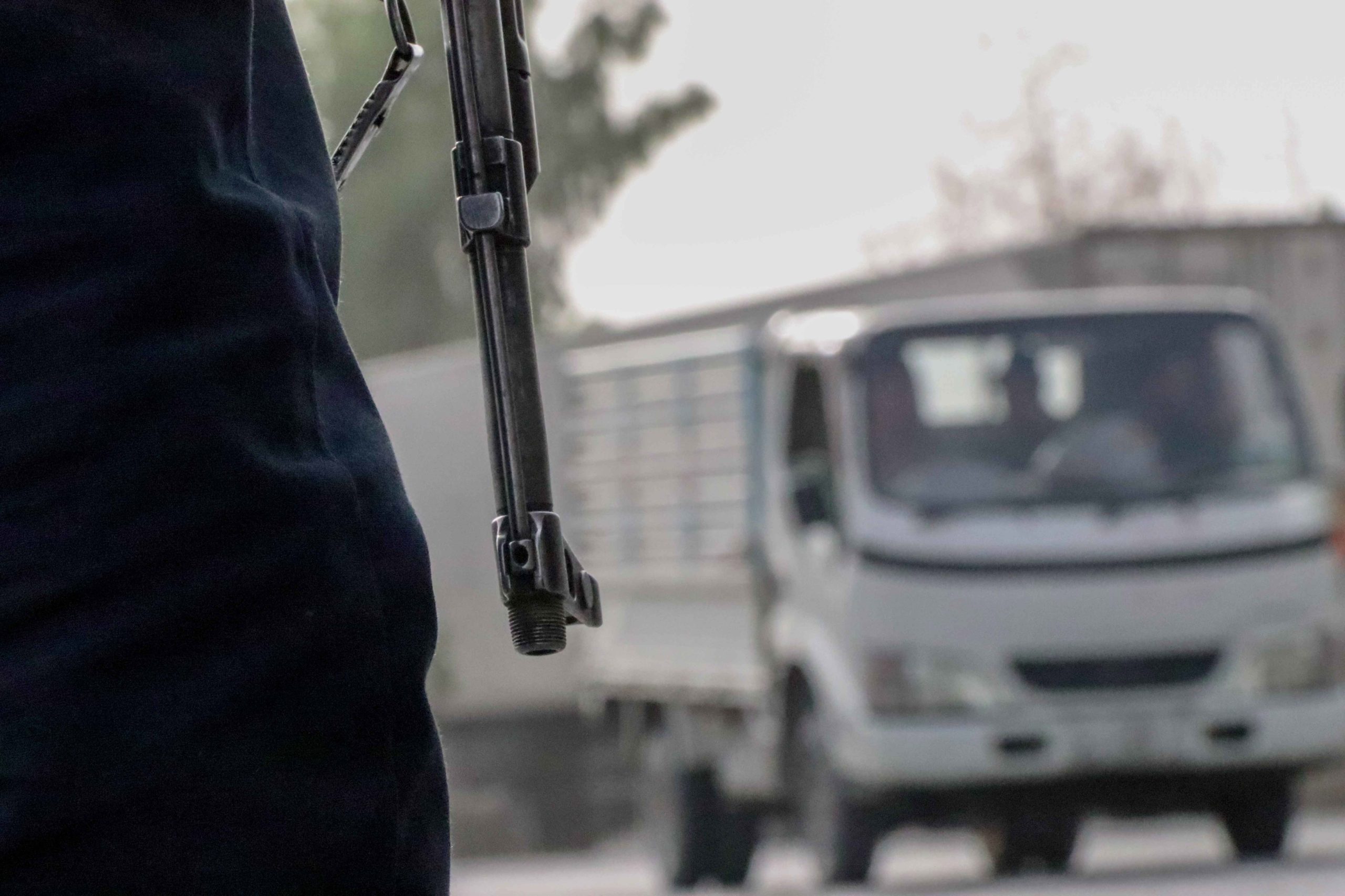 Talibãs dizem controlar 90% das fronteiras do Afeganistão