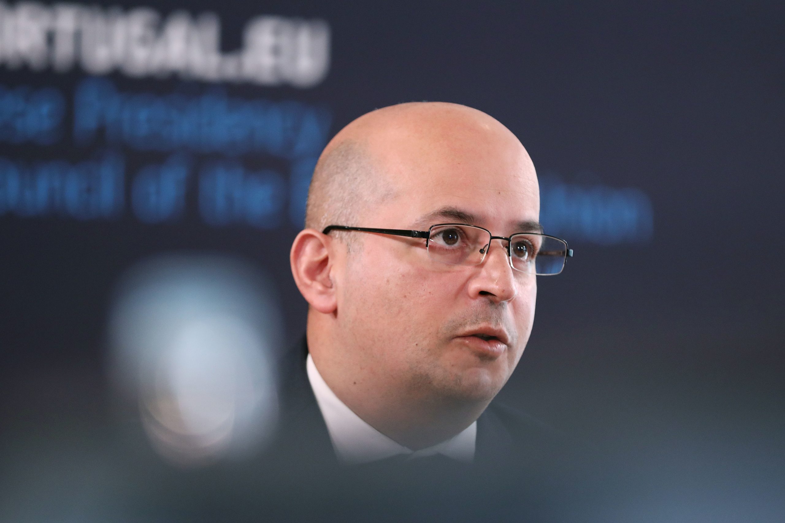 Ministro das Finanças diz que o país tem capacidade para enfrentar esta crise “sem receio de austeridade”
