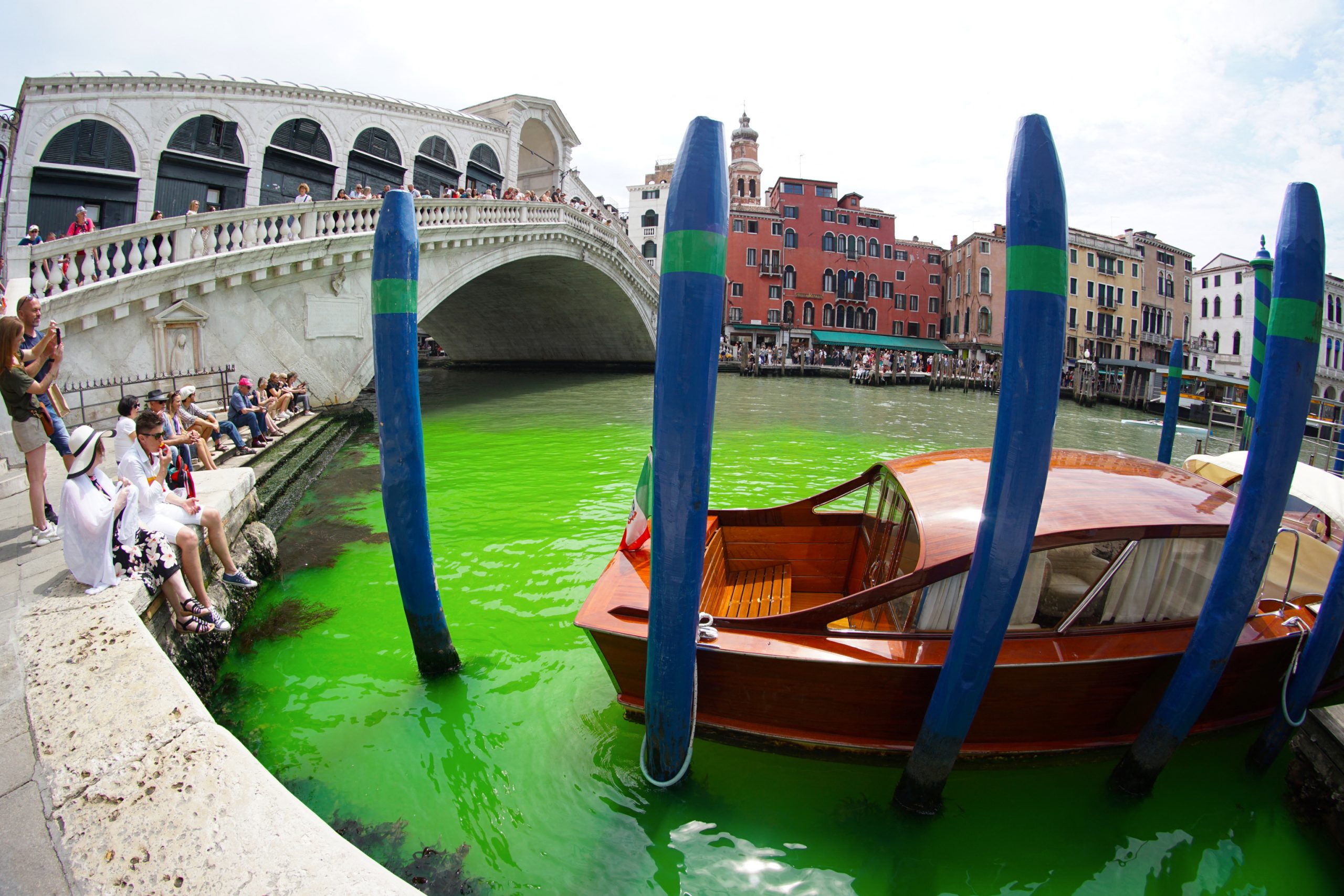 Está desvendado o mistério da água verde em Veneza e não tem nada a ver com o que se pensava