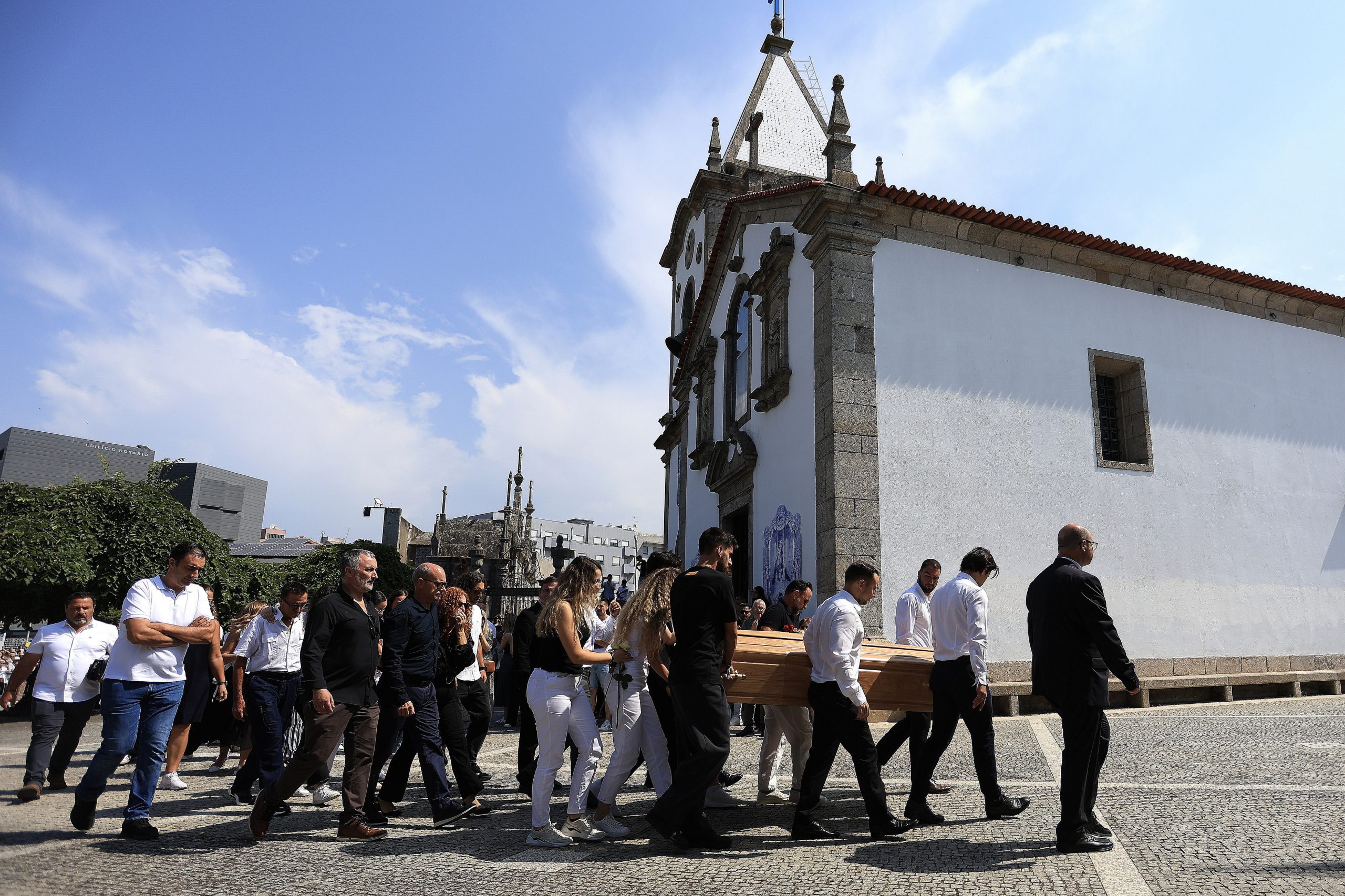 Vídeos falsos na internet: Cristiano Ronaldo não esteve mesmo no funeral de Diogo Jota