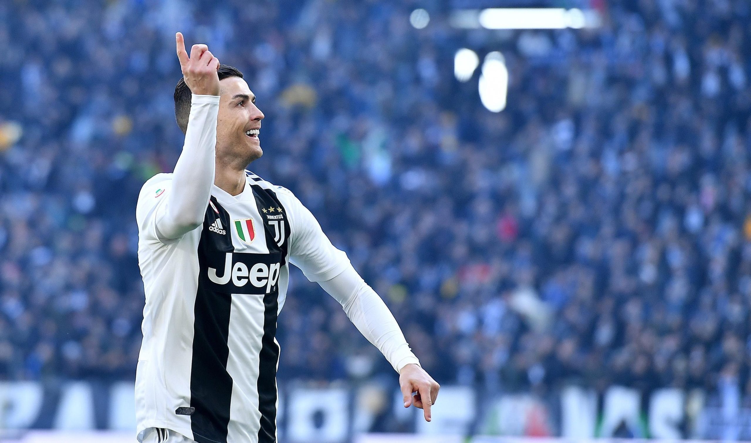 Cristiano Ronaldo diz que gosta do videoárbitro porque “ajuda a diminuir os erros”
