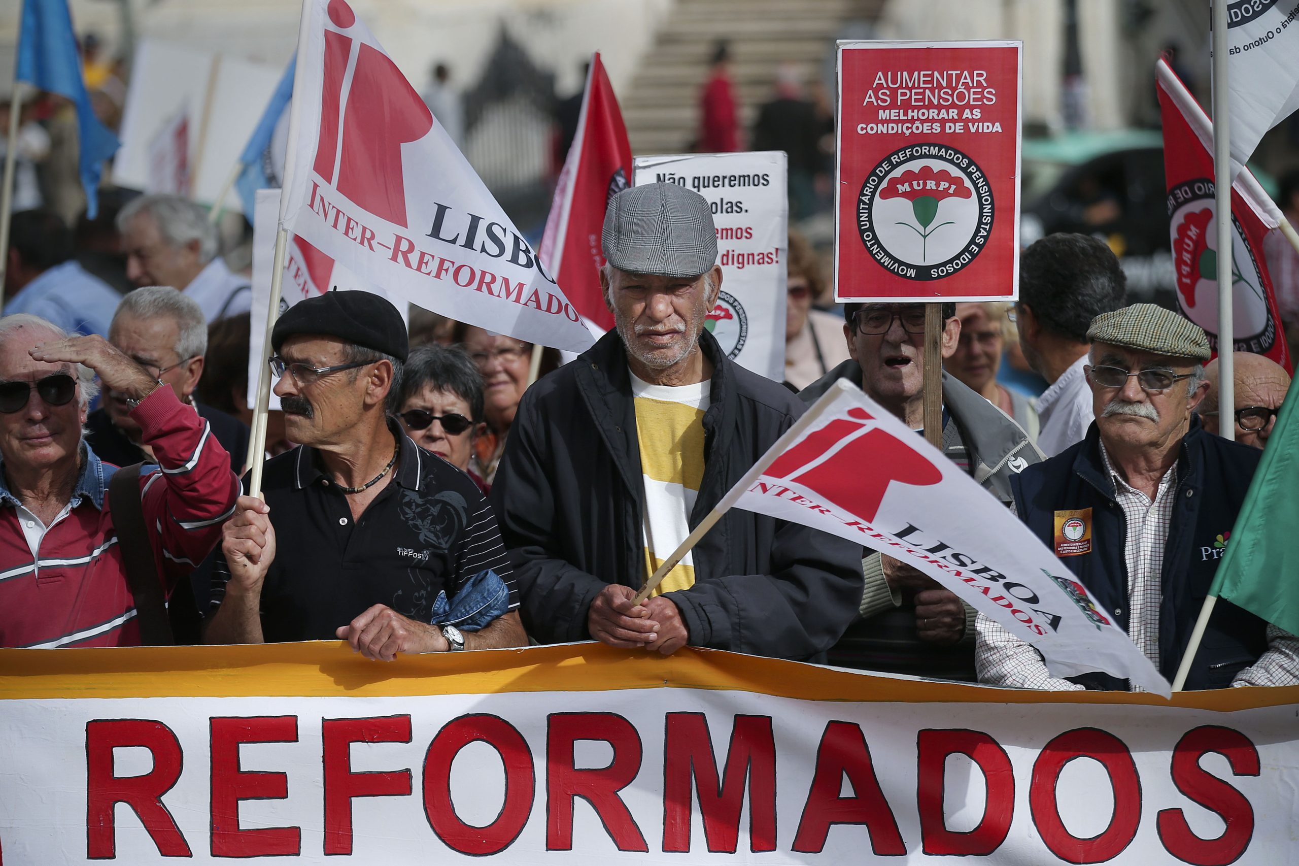 Reformados concentram-se em Lisboa para exigir melhores pensões