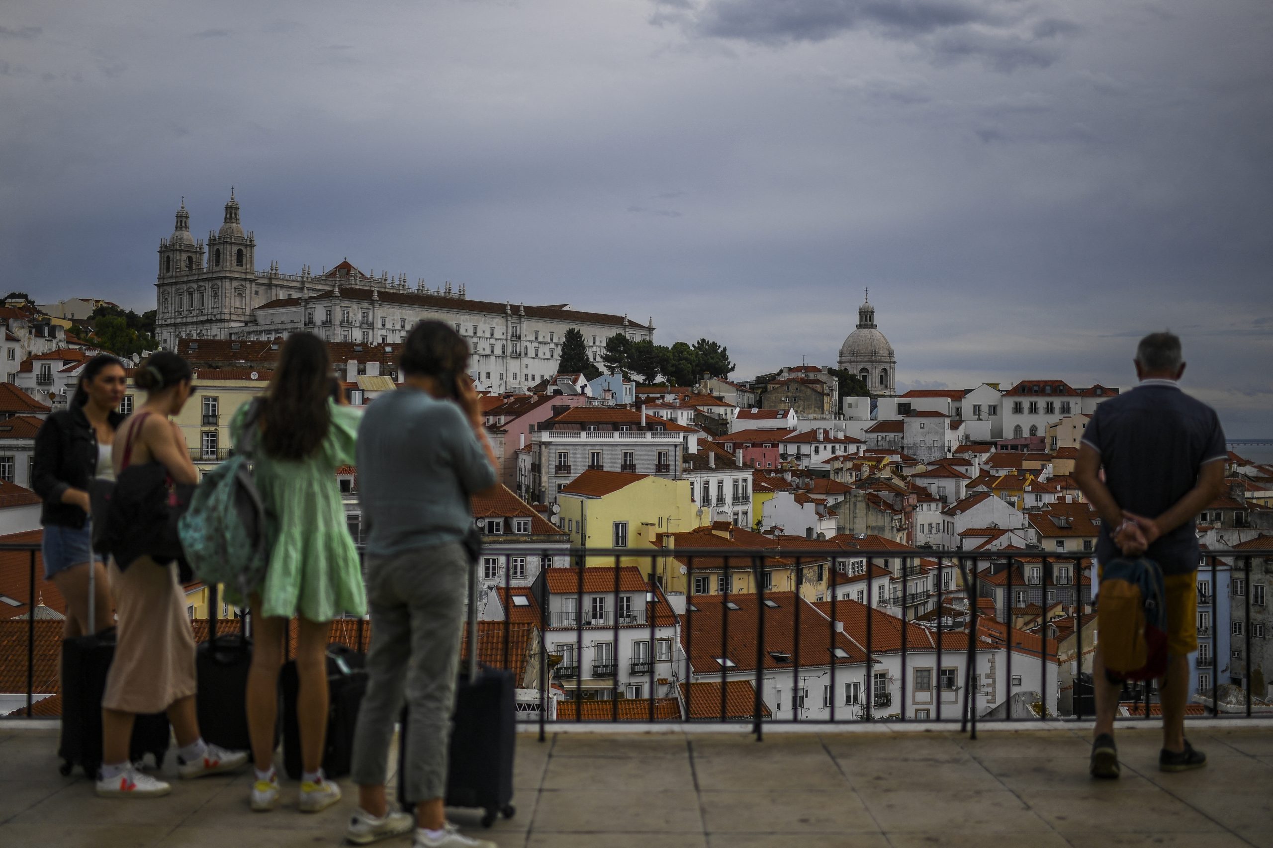 JMJ: um milhão de pessoas vão visitar o Castelo de São Jorge, a Baixa, Alfama, a Mouraria.  Como é que a higiene urbana vai responder a uma procura 7/8 vezes maior àquela que é normal?