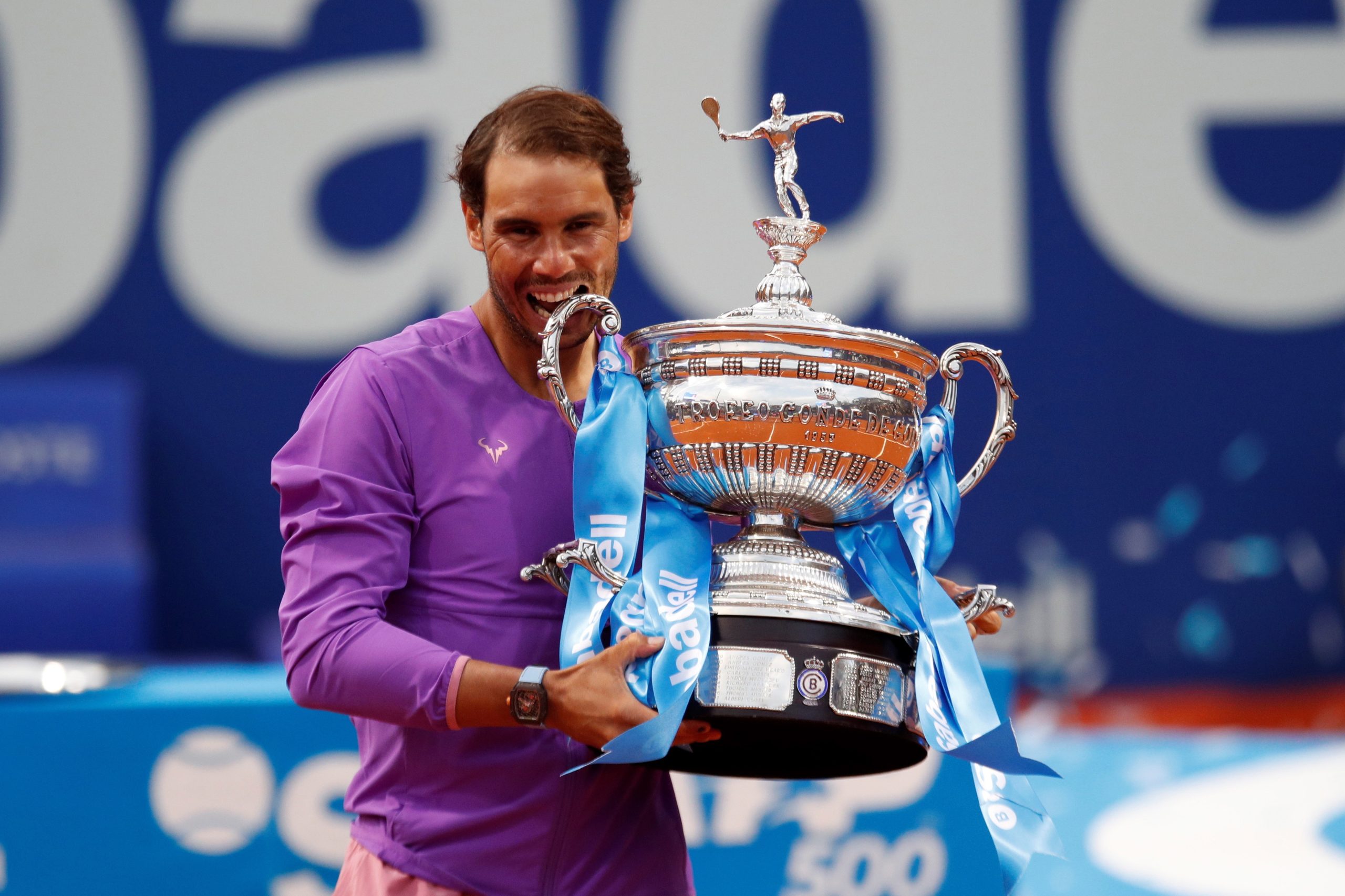 Rafael Nadal bate Tsitsipas e conquista torneio de Barcelona pela 12.ª vez