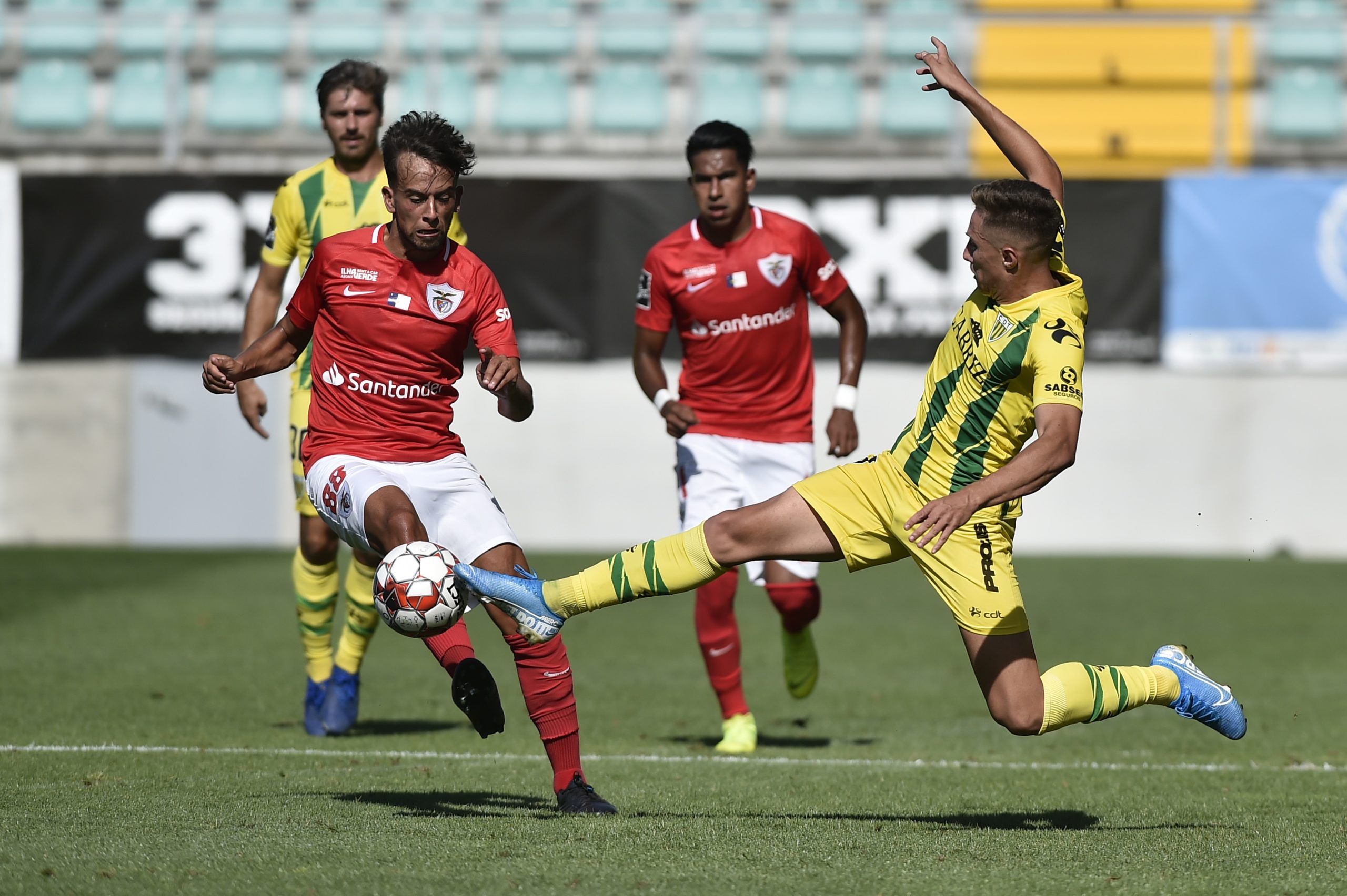 Tondela desperdiça dois penáltis e empata com Santa Clara
