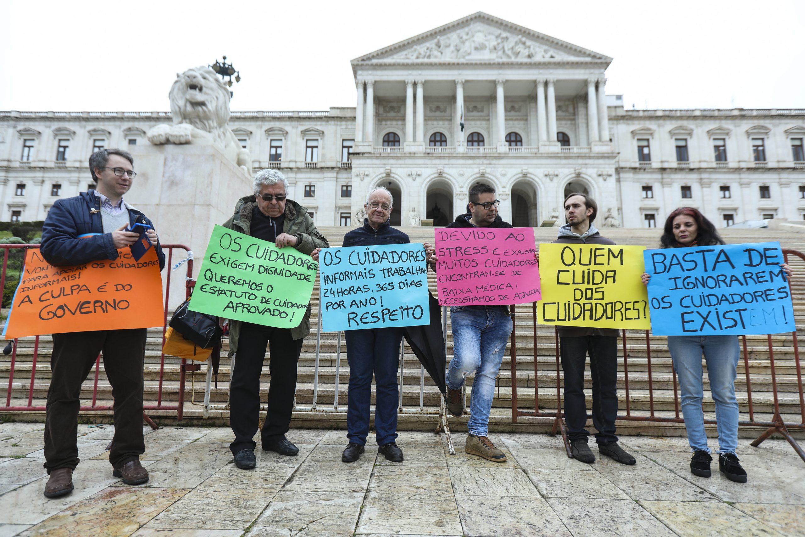 Governo destina 30 ME para alargar a todo o país subsídio de apoio ao cuidador informal