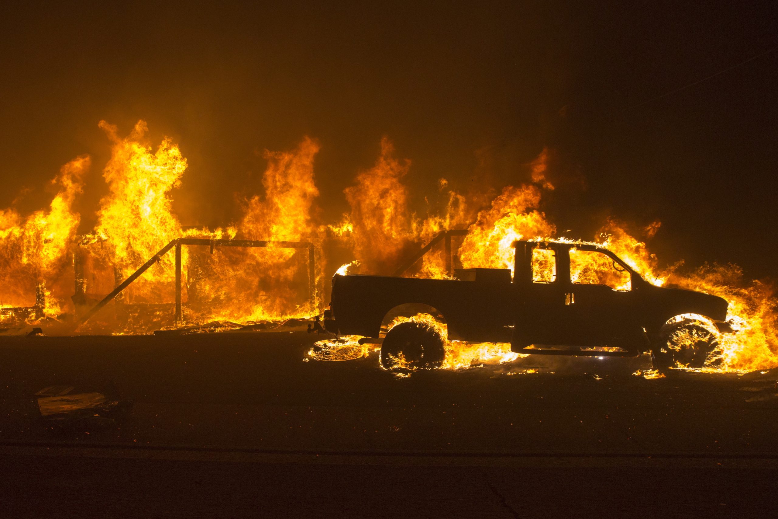 EUA: Autoridades confirmam pelo menos cinco mortos nos incêndios na Califórnia