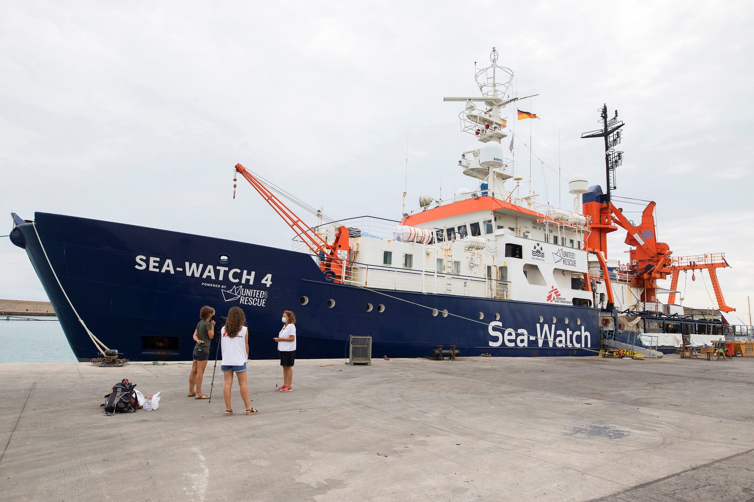 Embarcação Sea-Watch 4 resgata 104 migrantes no Mediterrâneo