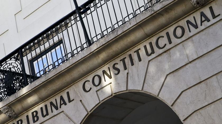 Parlamento ‘chumba’ novos juízes para o Tribunal Constitucional e Correia de Campos no CES