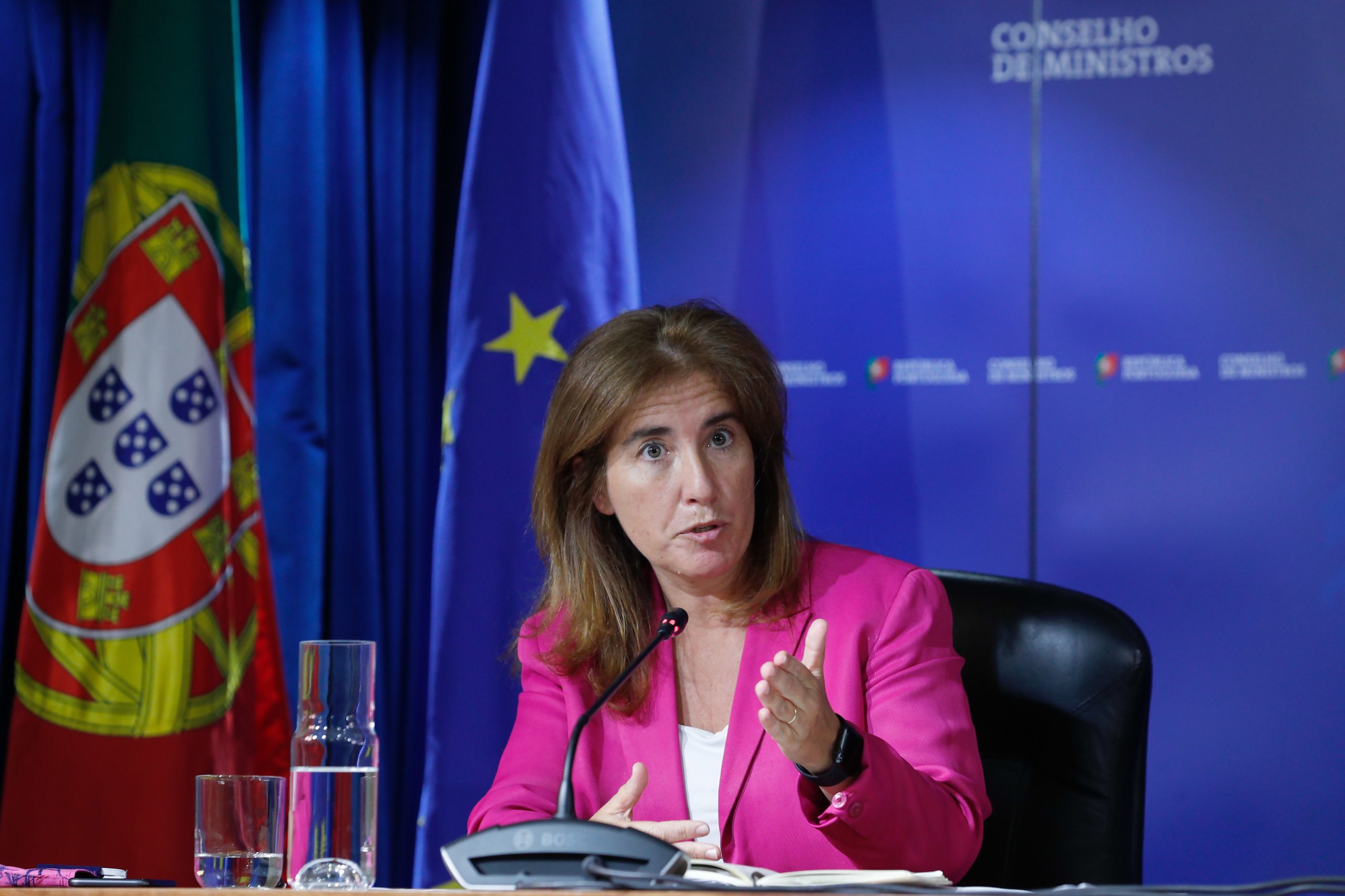 PSD chama ministras da Segurança Social e da Saúde ao Parlamento