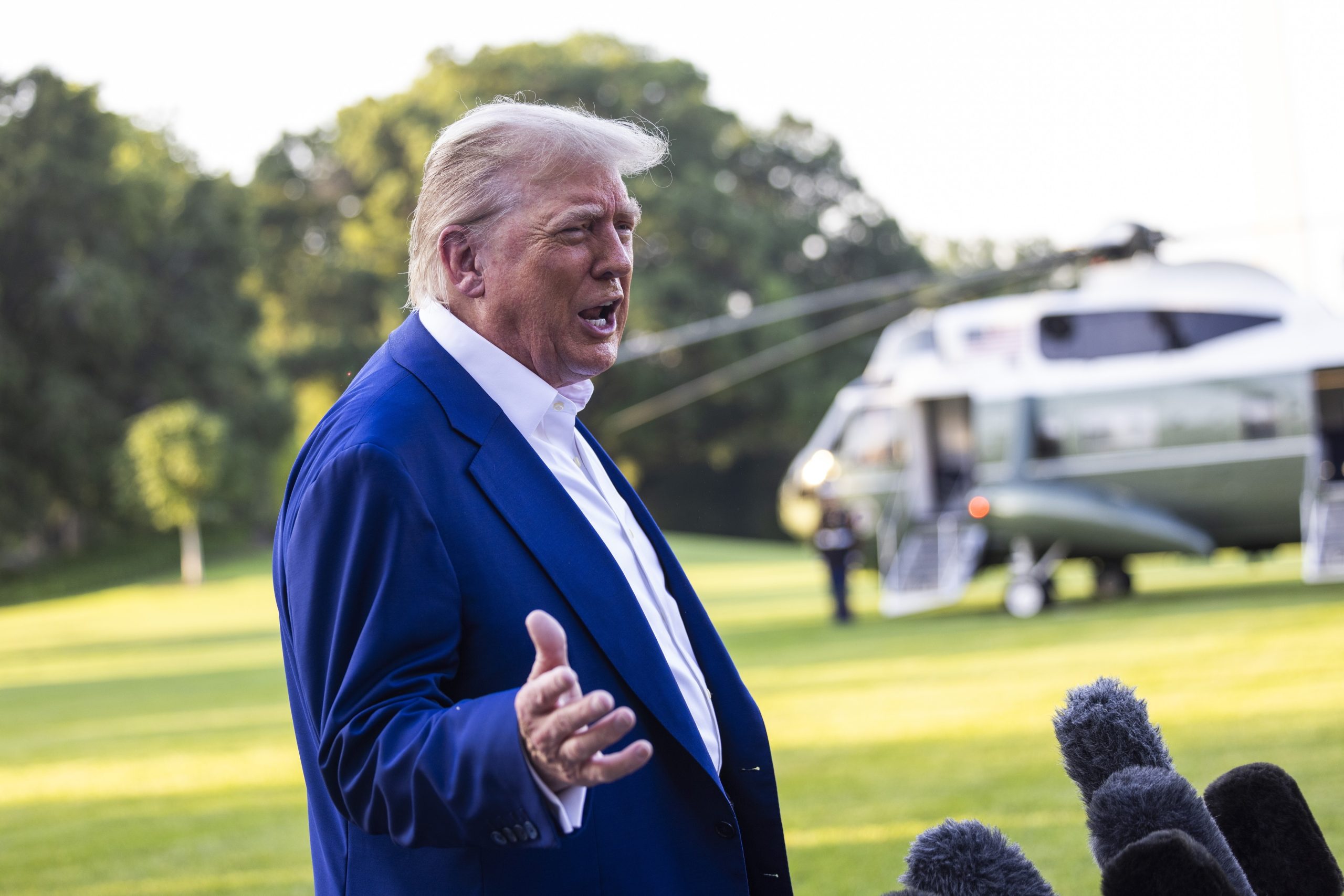 Trump ameaça Irão: “Se matarem manifestantes pacíficos, os EUA irão intervir”