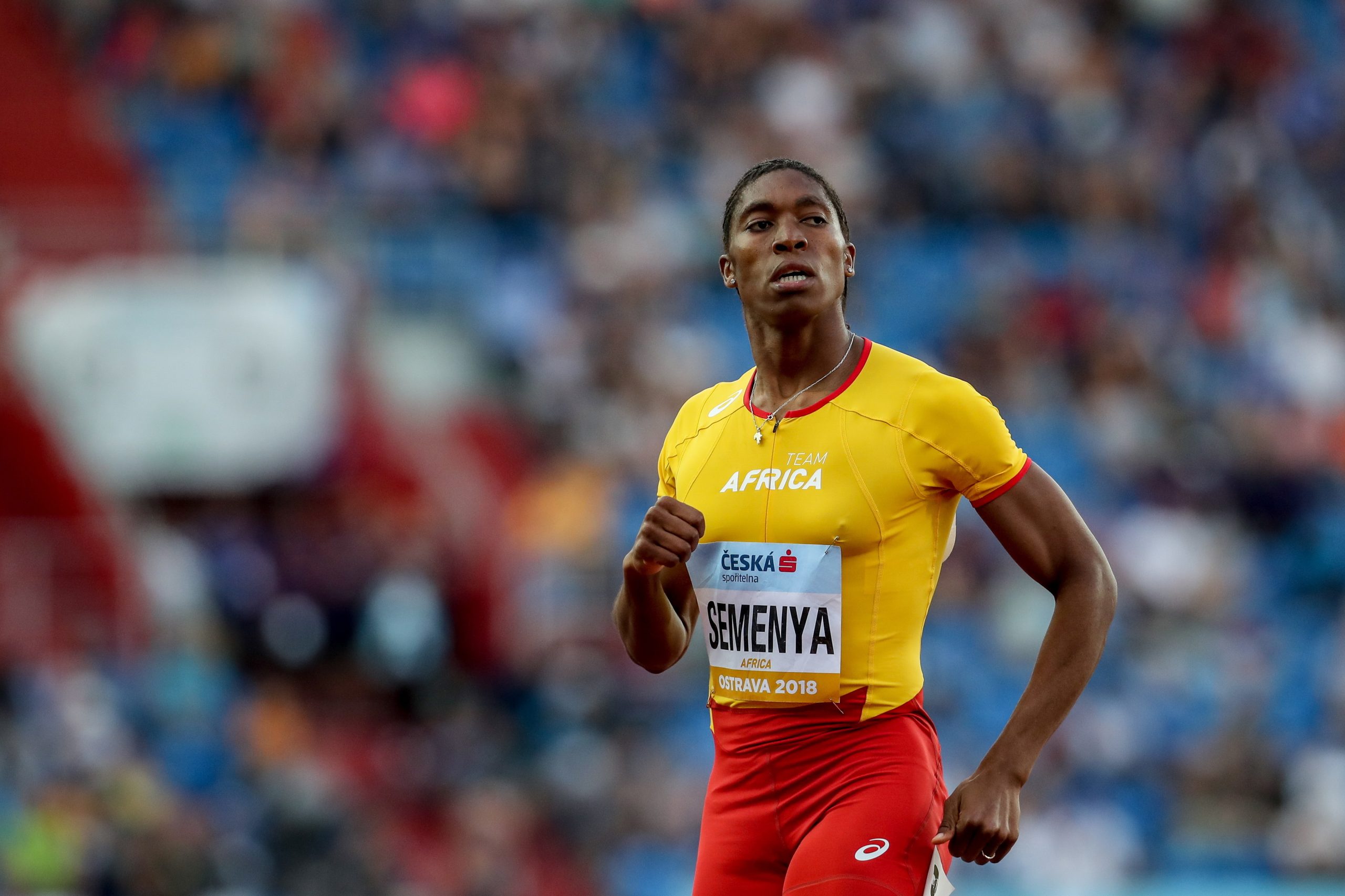 Semenya triunfa em grande estilo no ‘meeting’ de Doha