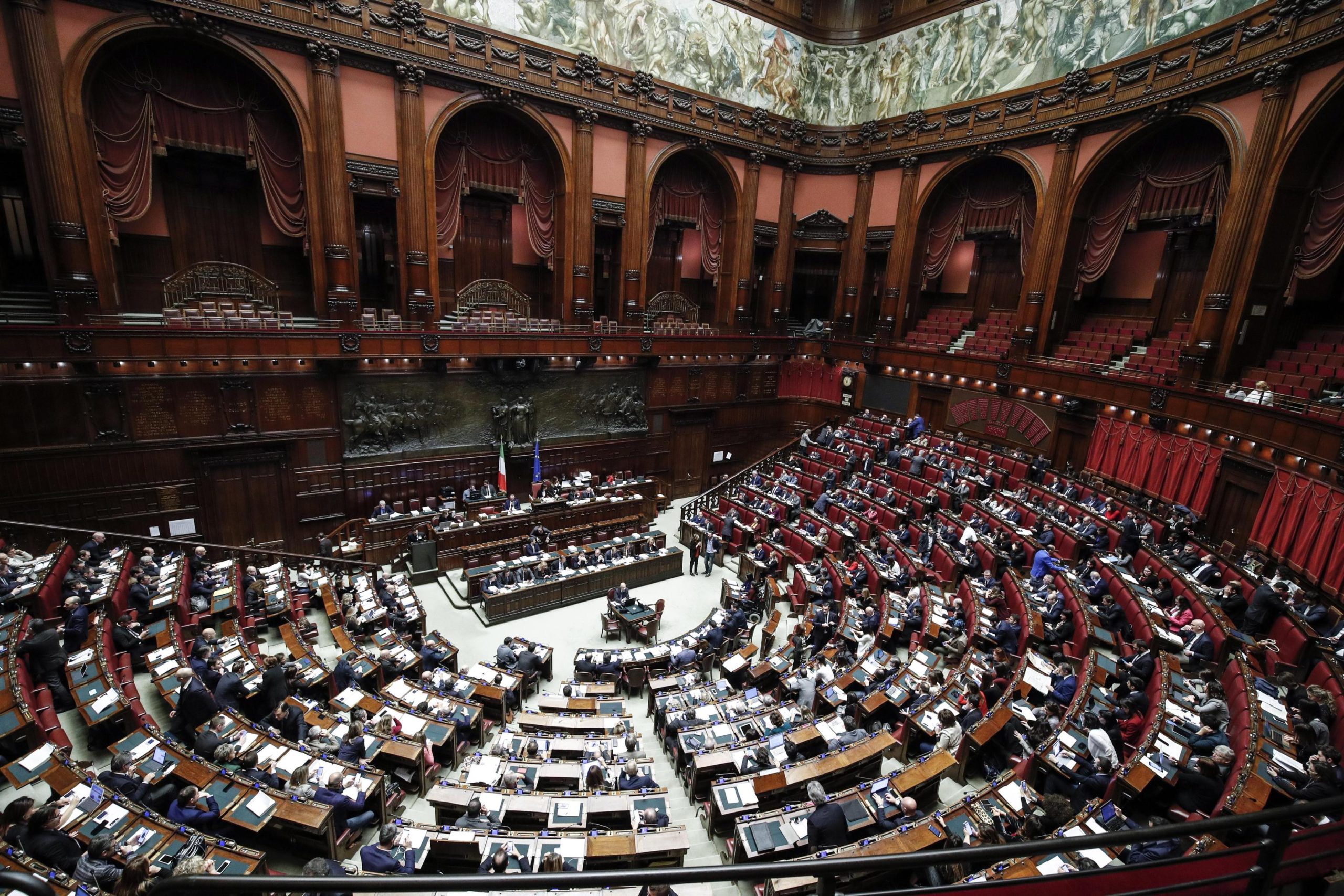 Parlamento italiano aprova em definitivo Orçamento do Estado para 2019