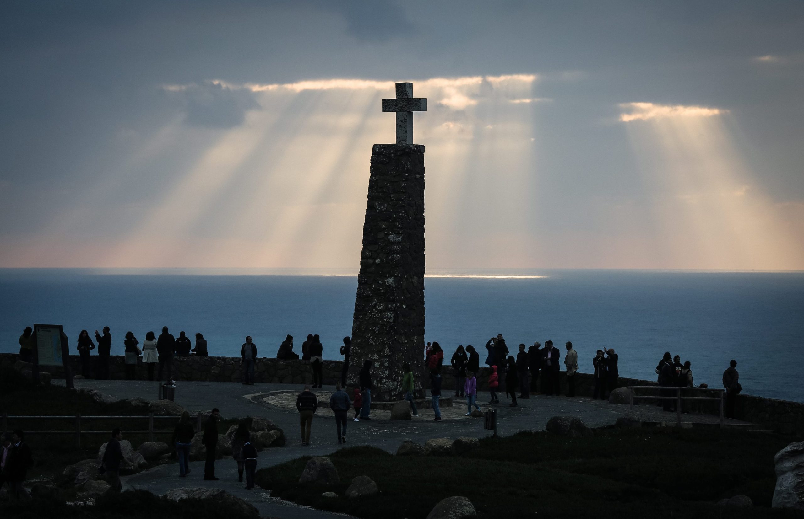 Mulher de 46 anos morre após queda de falésia no Cabo da Roca em Sintra enquanto passeava