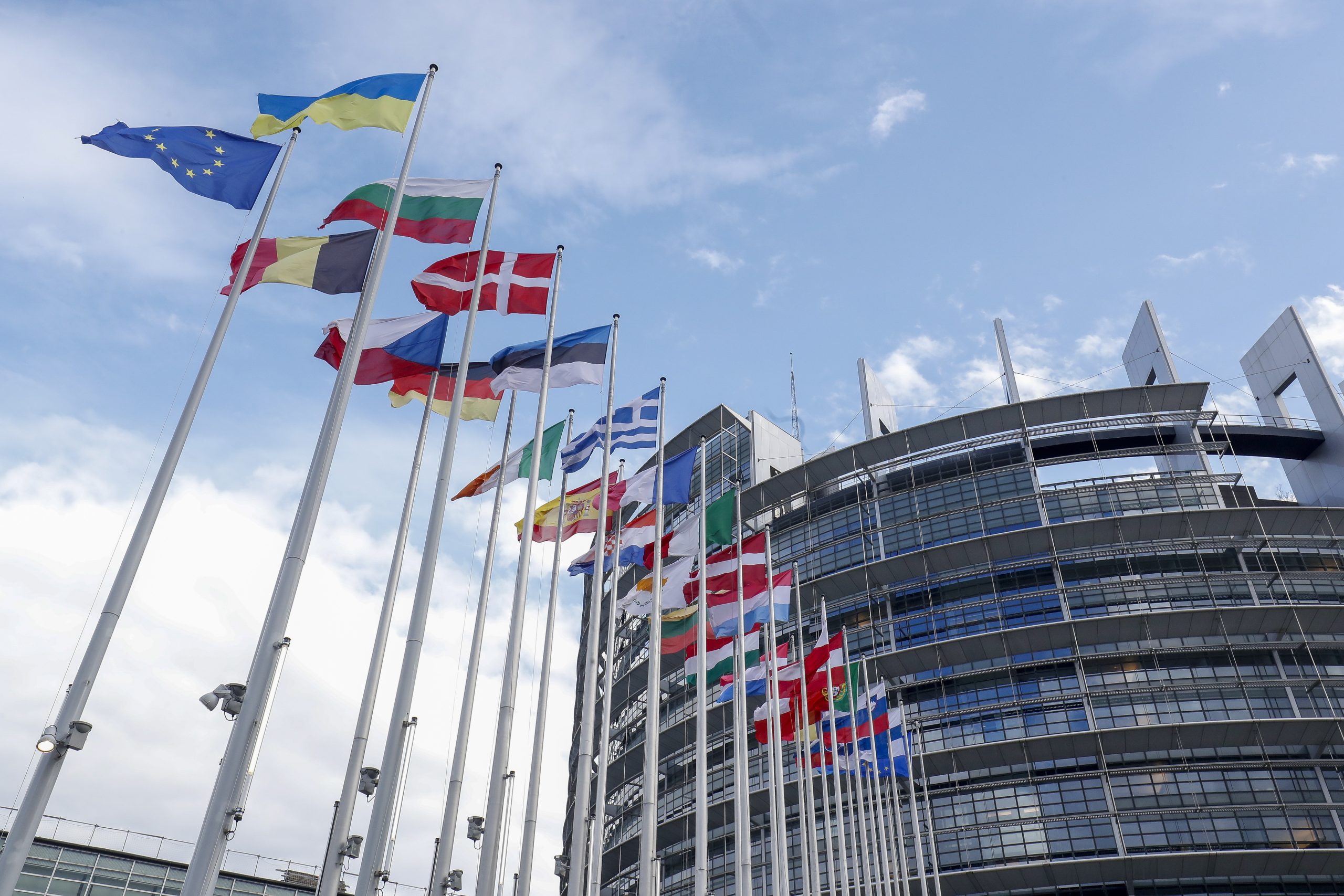 Parlamento Europeu discute na próxima semana guerra no Médio Oriente e apoio à Ucrânia