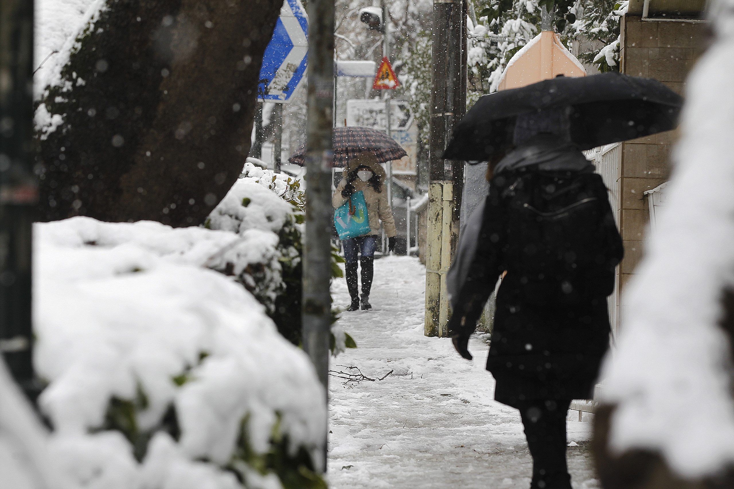 Cai neve em Atenas. Frente fria afeta Grécia, com temperaturas que chegaram aos 20 graus negativos