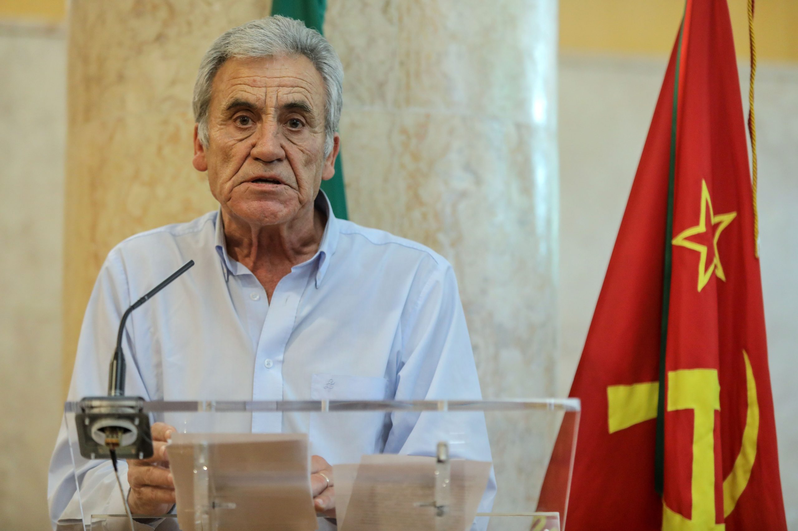PCP acusa PSD e CDS-PP de quererem voltar à política de cortes e ataque a direitos