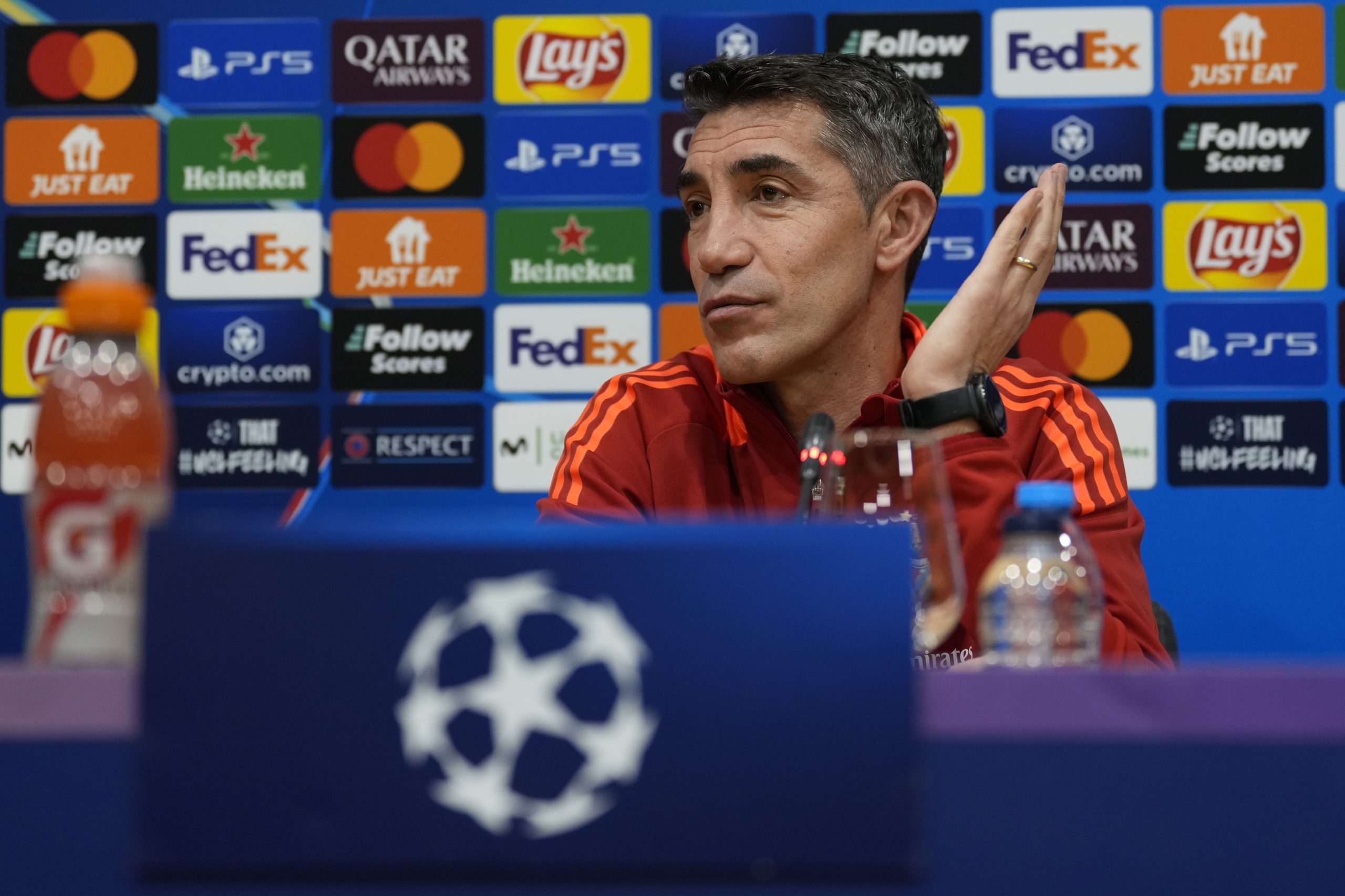 Lage rejeita ansiedade e lembra que Benfica entrou sempre bem contra Barcelona