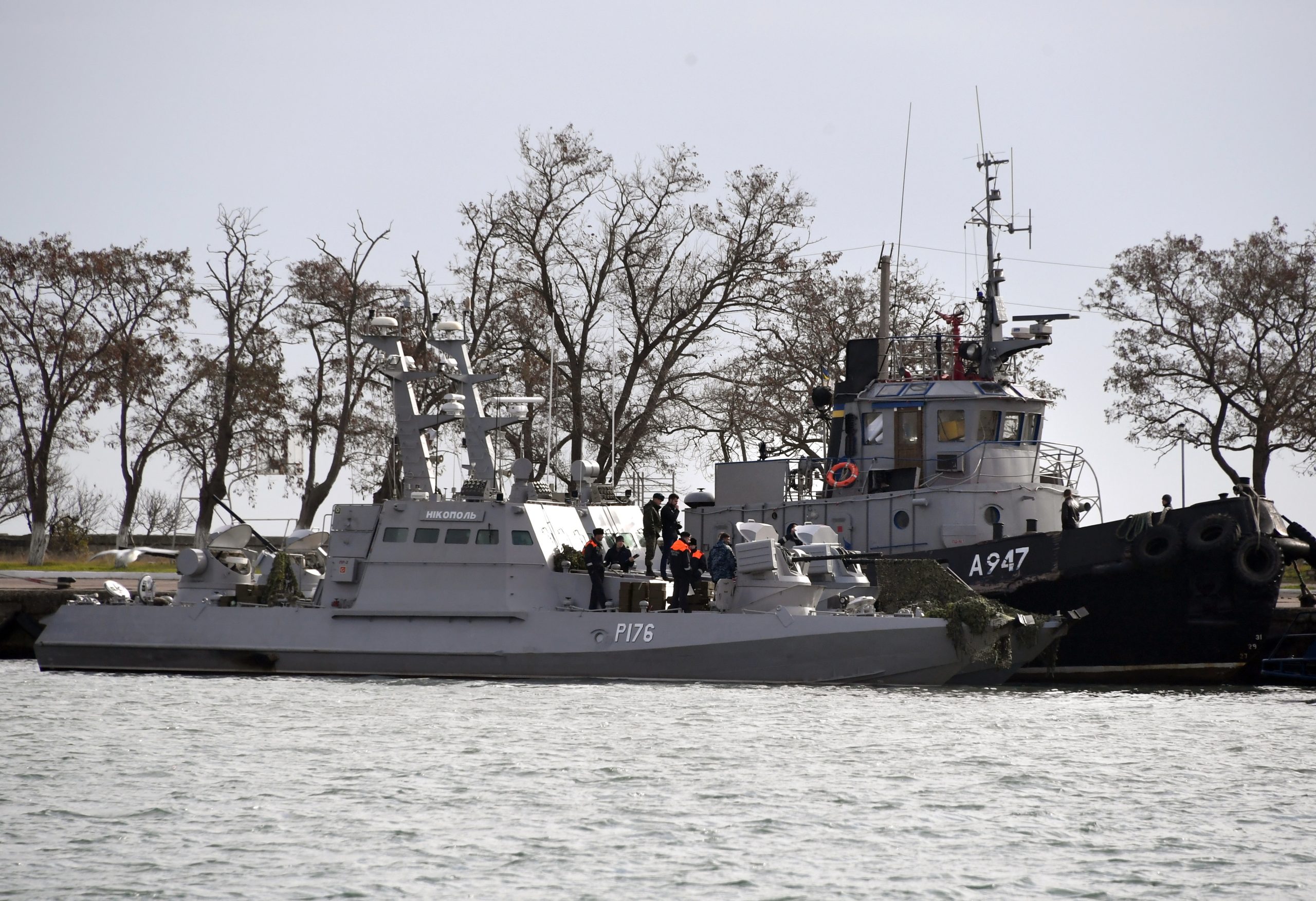 Bruxelas pede libertação imediata de navios e tripulação retidos pela Rússia no mar de Azov