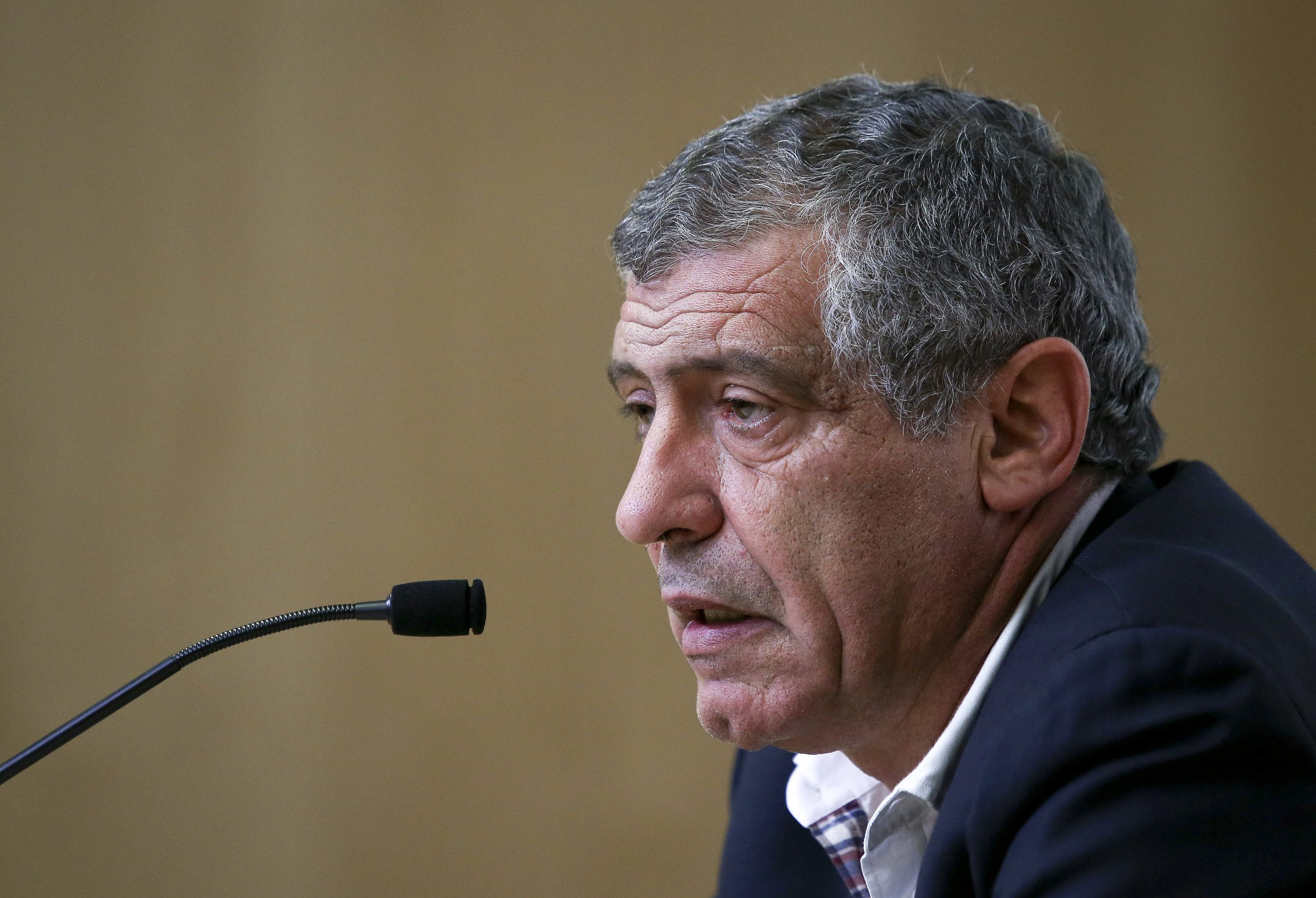 Fernando Santos desvaloriza ausências e só tem “na cabeça” o jogo da Letónia