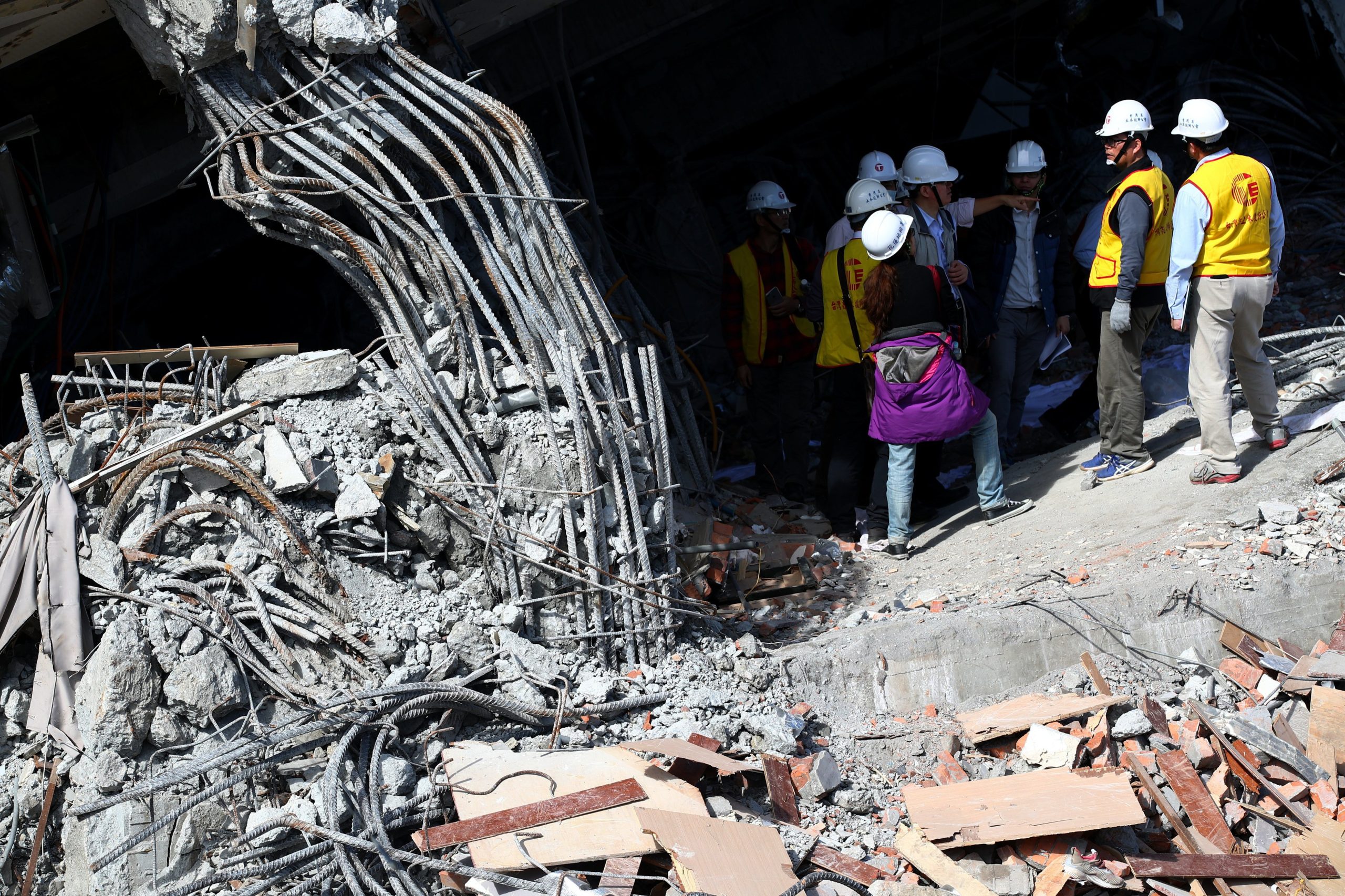 Número de mortos no sismo de Taiwan sobe para 14