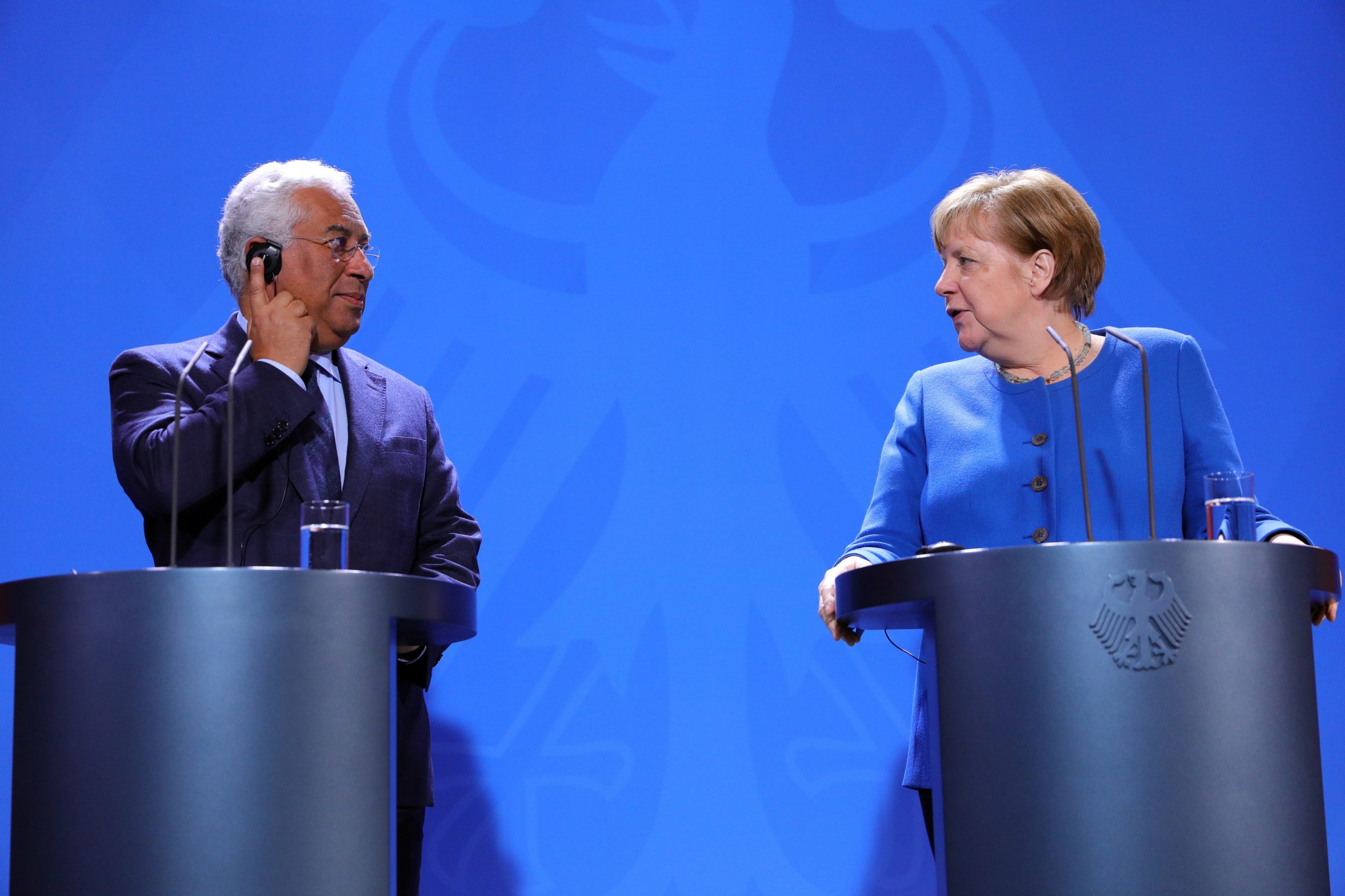 Covid-19: Costa e Merkel defendem importância de “coordenar resposta europeia”