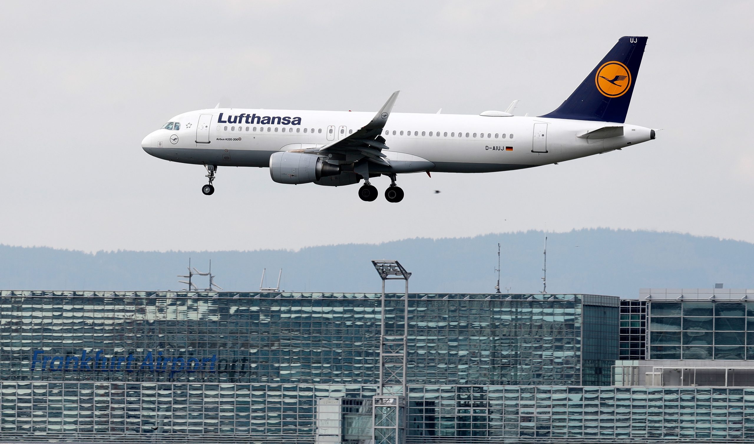 Comissão Europeia exige remédios para aceitar plano de resgate à Lufthansa