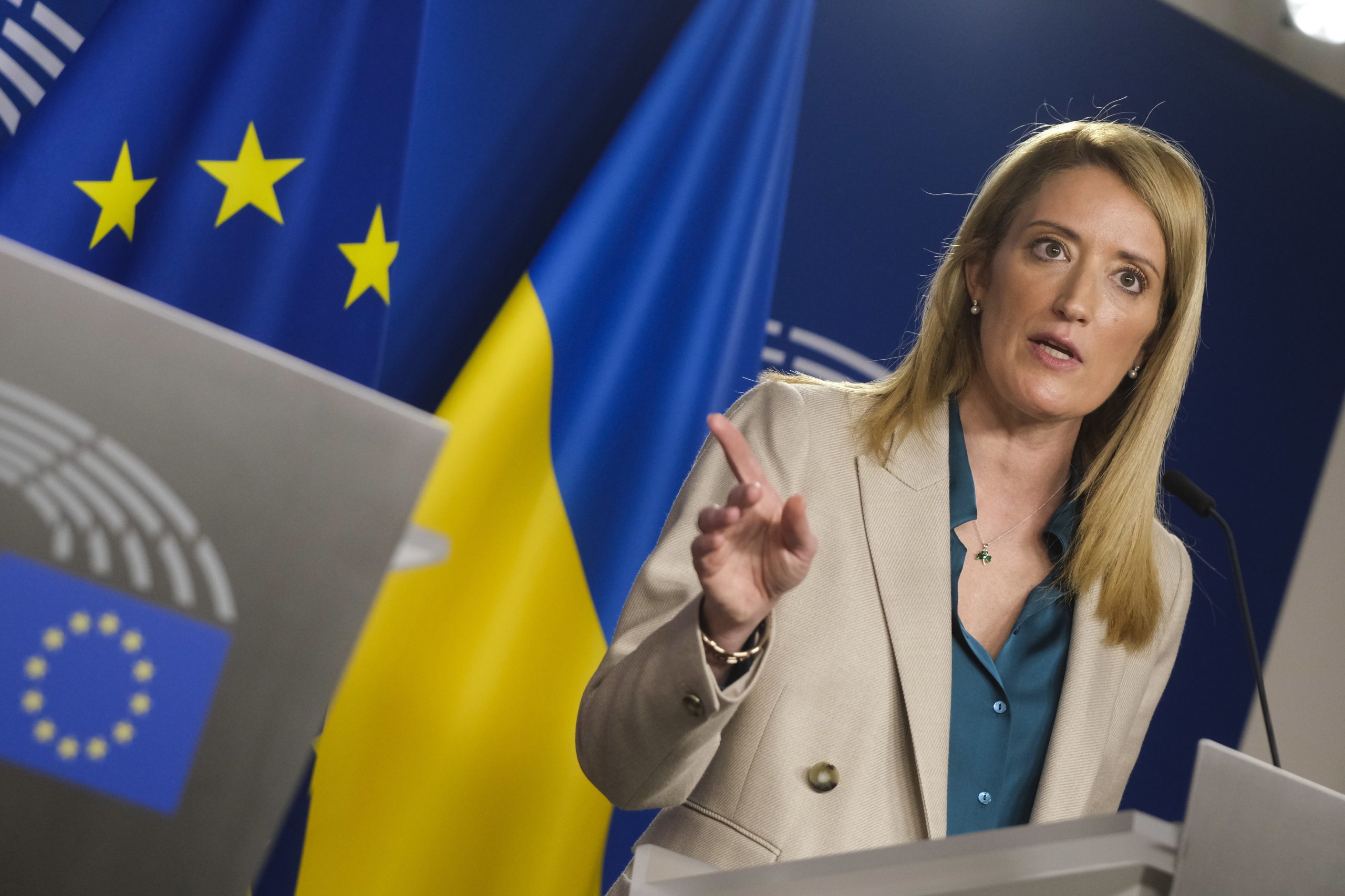 Presidente do Parlamento Europeu defende “embargo total” ao petróleo, gás e carvão russo