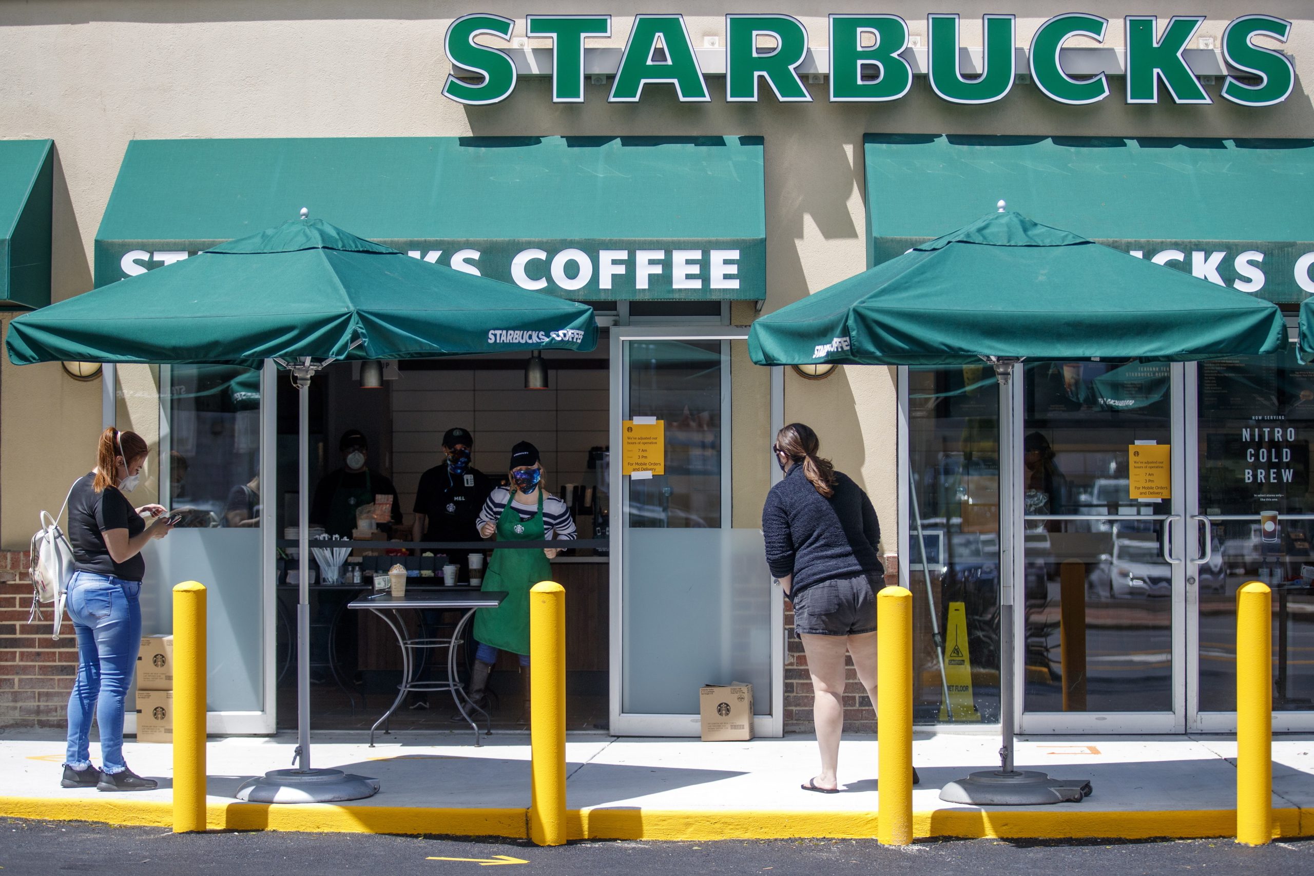 Cadeia Starbucks vai encerrar 400 cafetarias nos EUA e Canadá