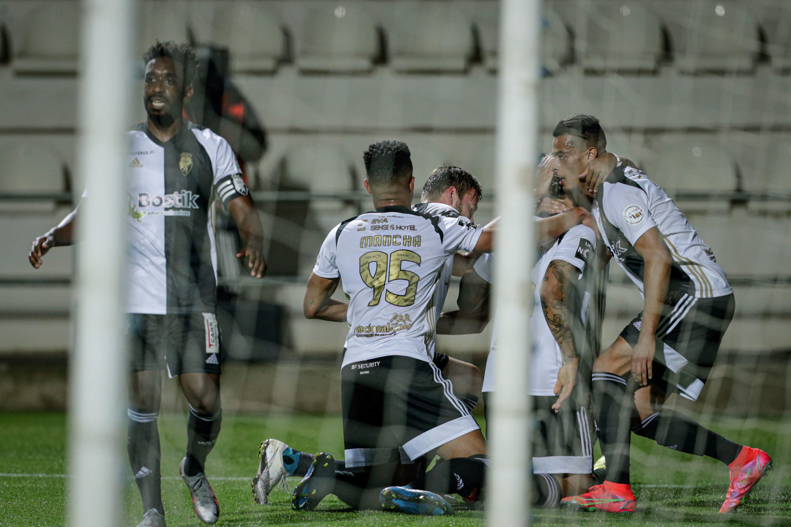 Farense permite empate do Portimonense e falha ataque ao 16.º lugar