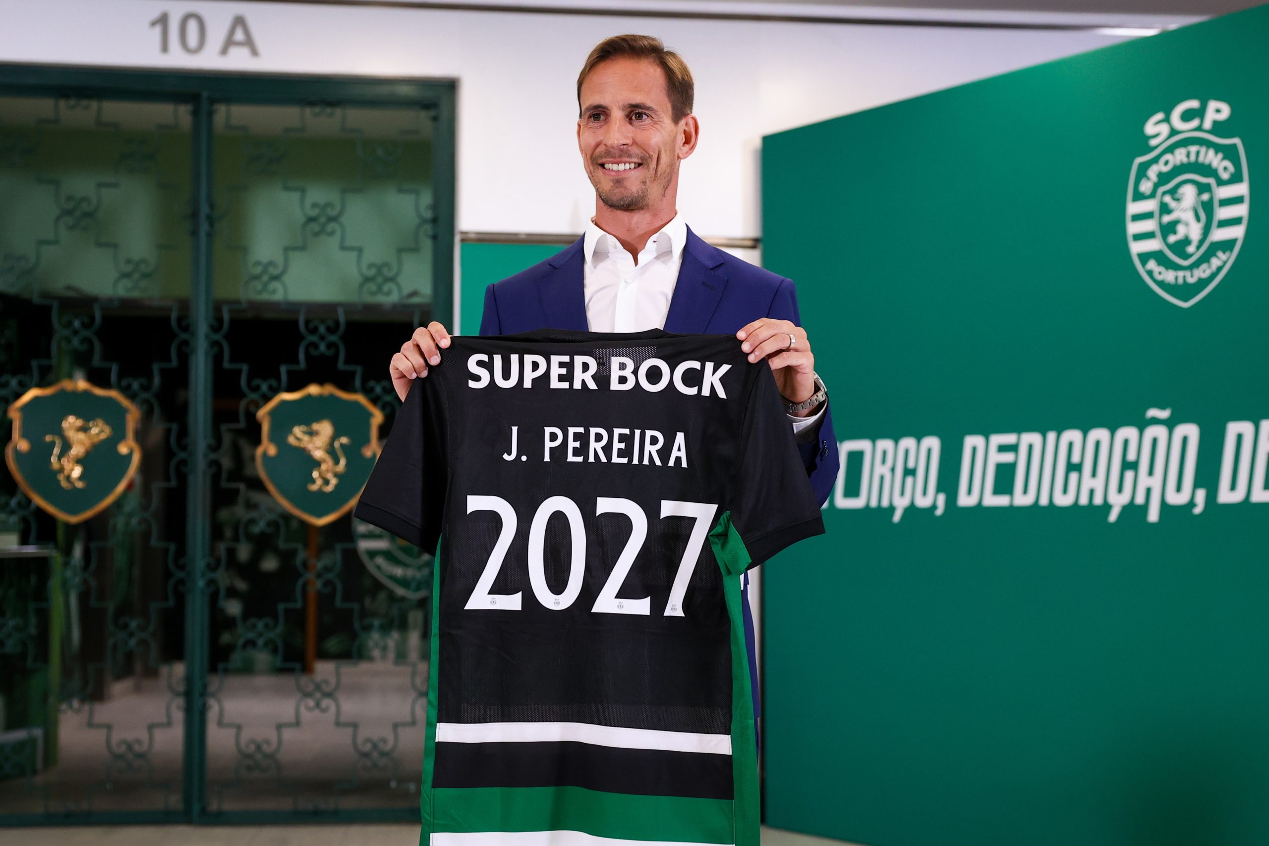 João Pereira já foi apresentado no Sporting. “Quero corresponder com mais títulos, porque o Sporting merece”