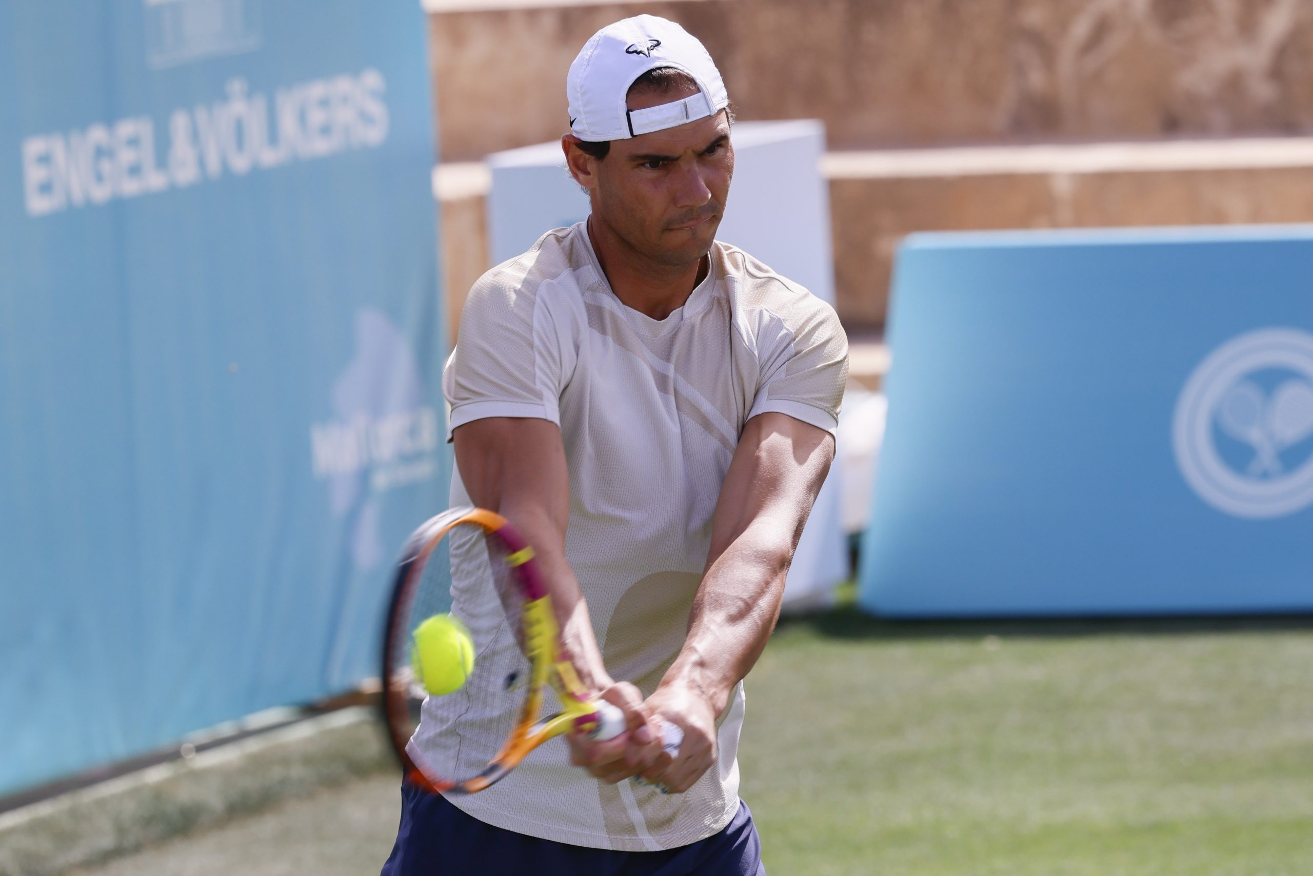 Nadal registou progressos na lesão e “em princípio” vai jogar em Wimbledon