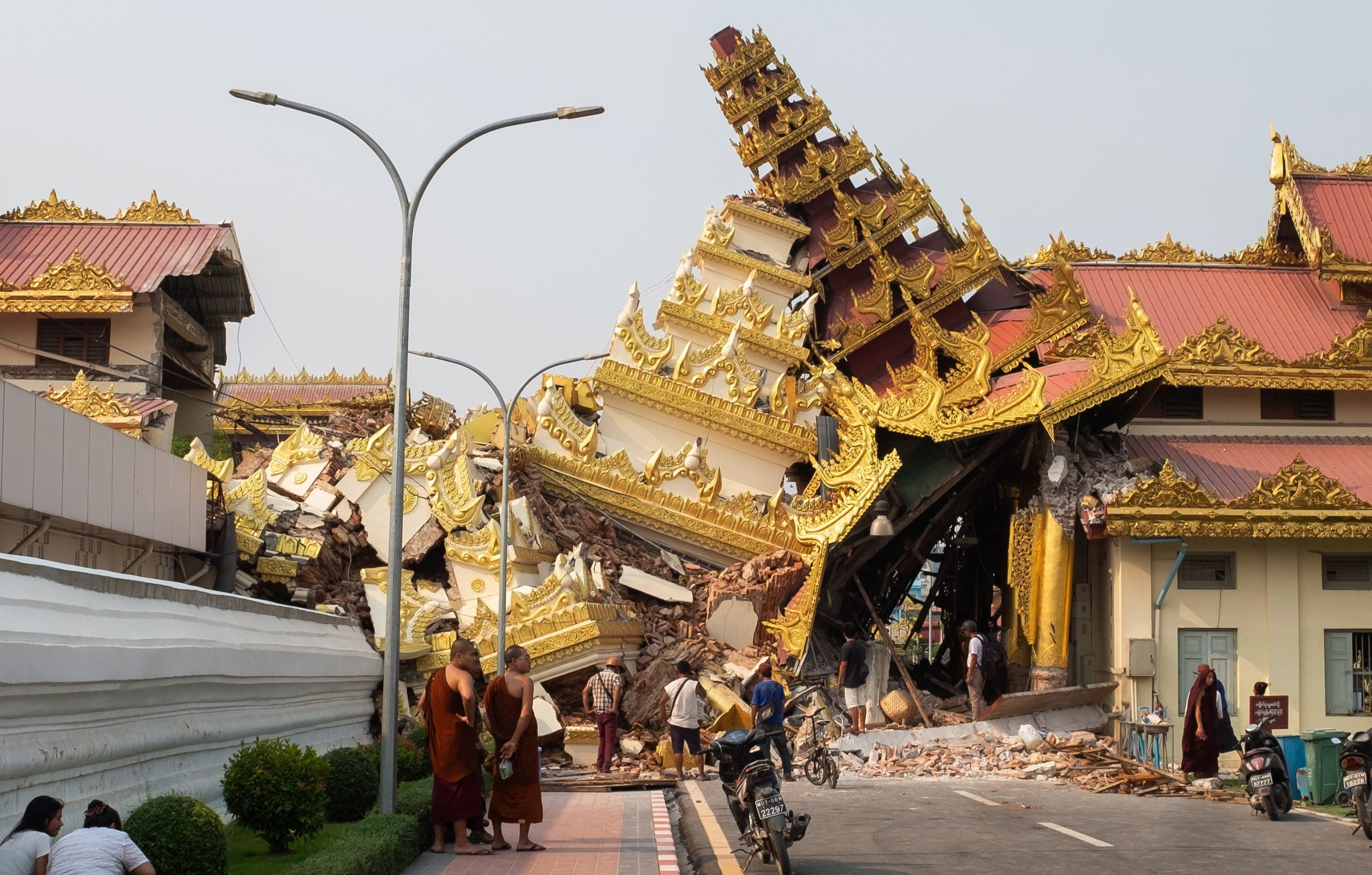 Sismo. Myanmar eleva para mais de 1.000 mortos balanço do sismo