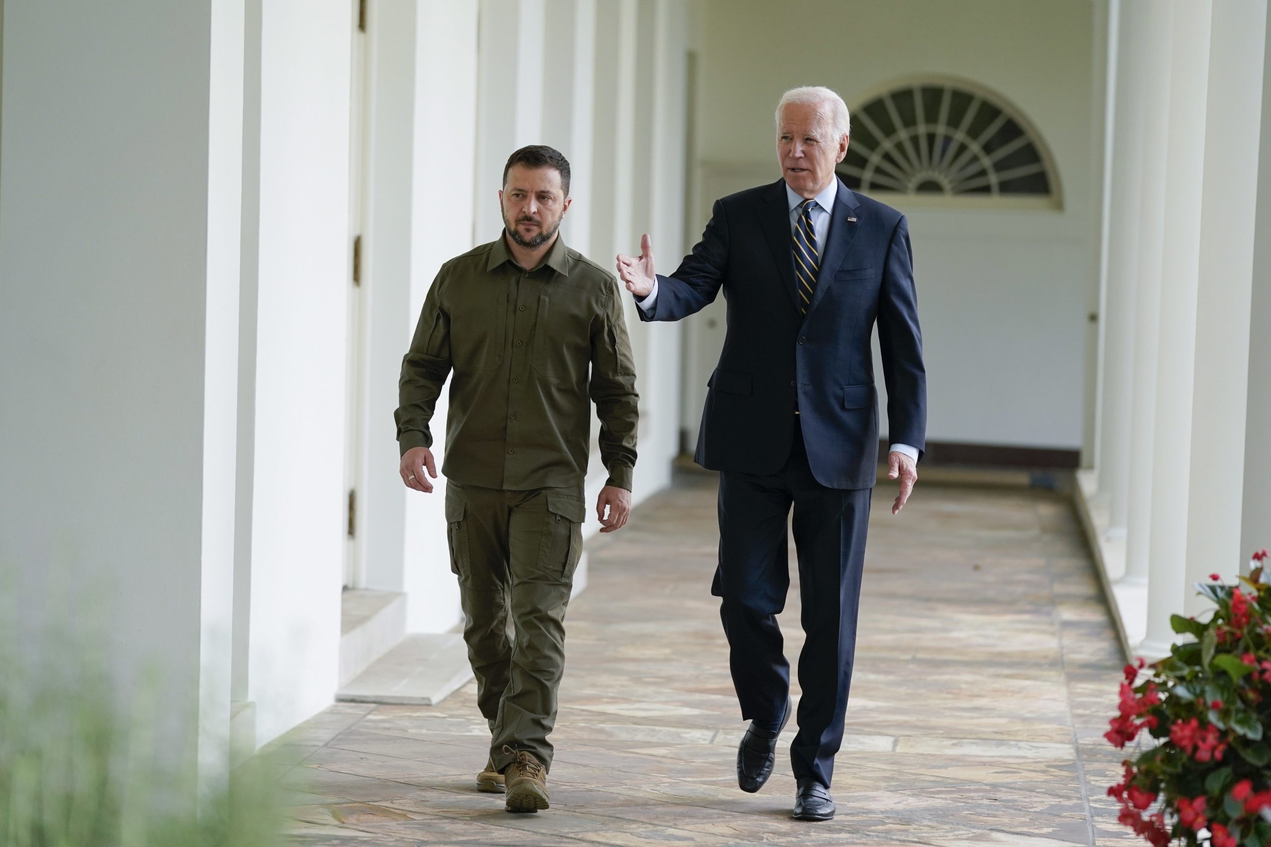 Biden e Zelensky vão assinar acordo de segurança EUA-Ucrânia durante cimeira do G7