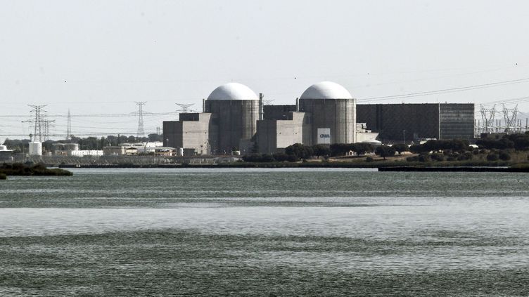 Central nuclear de Almaraz está a ser reabastecida de combustível