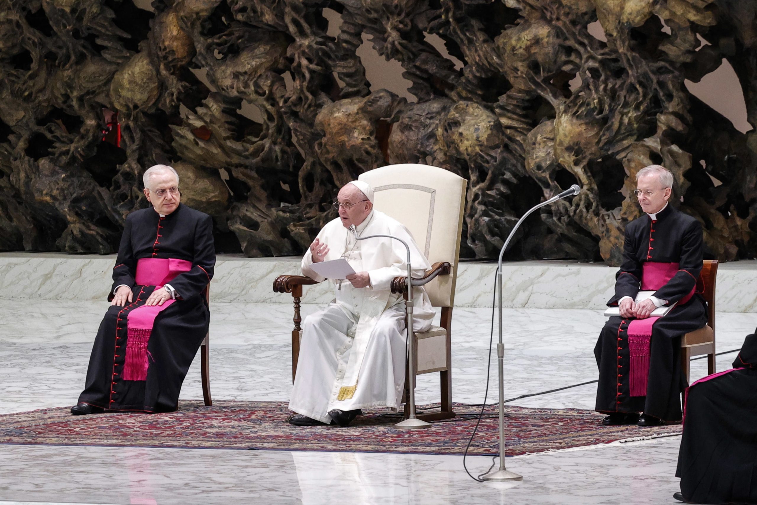 Papa Francisco pede às autoridades que facilitem procedimentos da adoção