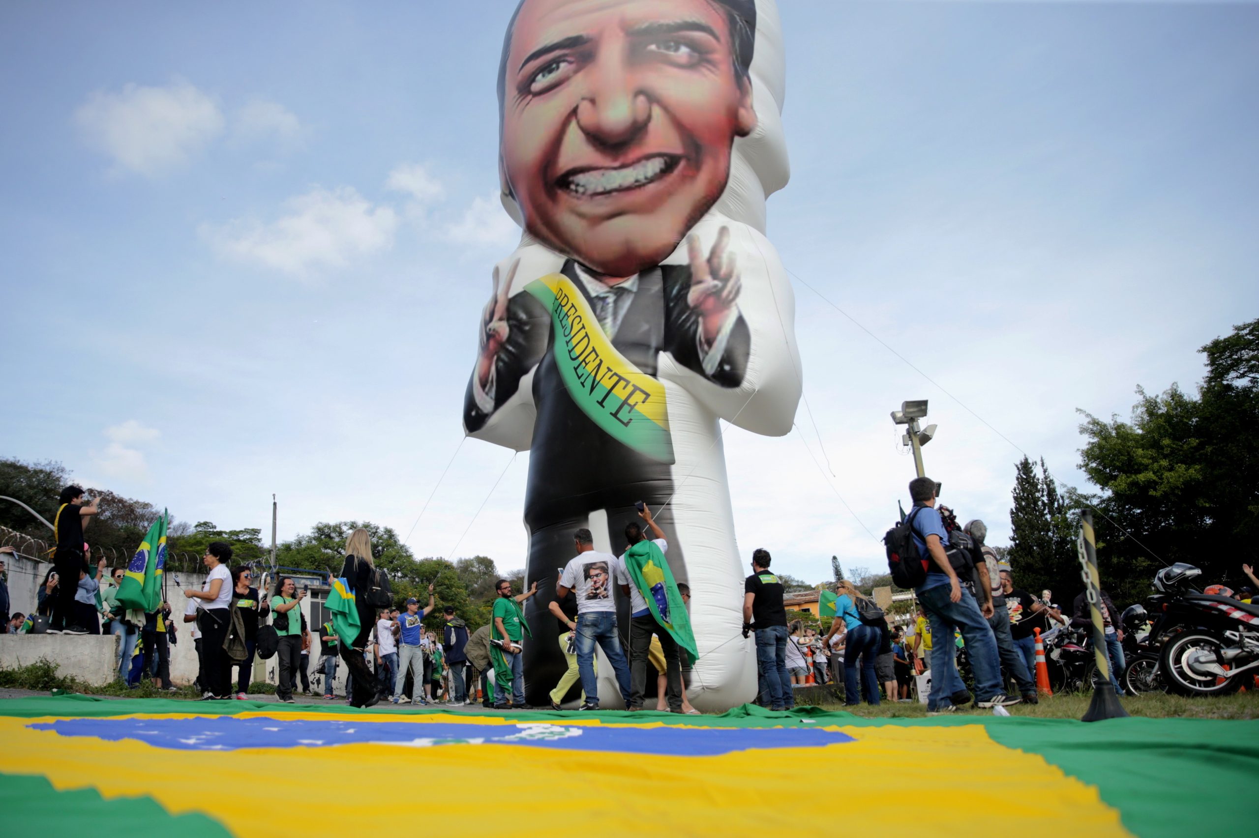 Jair Bolsonaro diz que deixará o hospital até final do mês