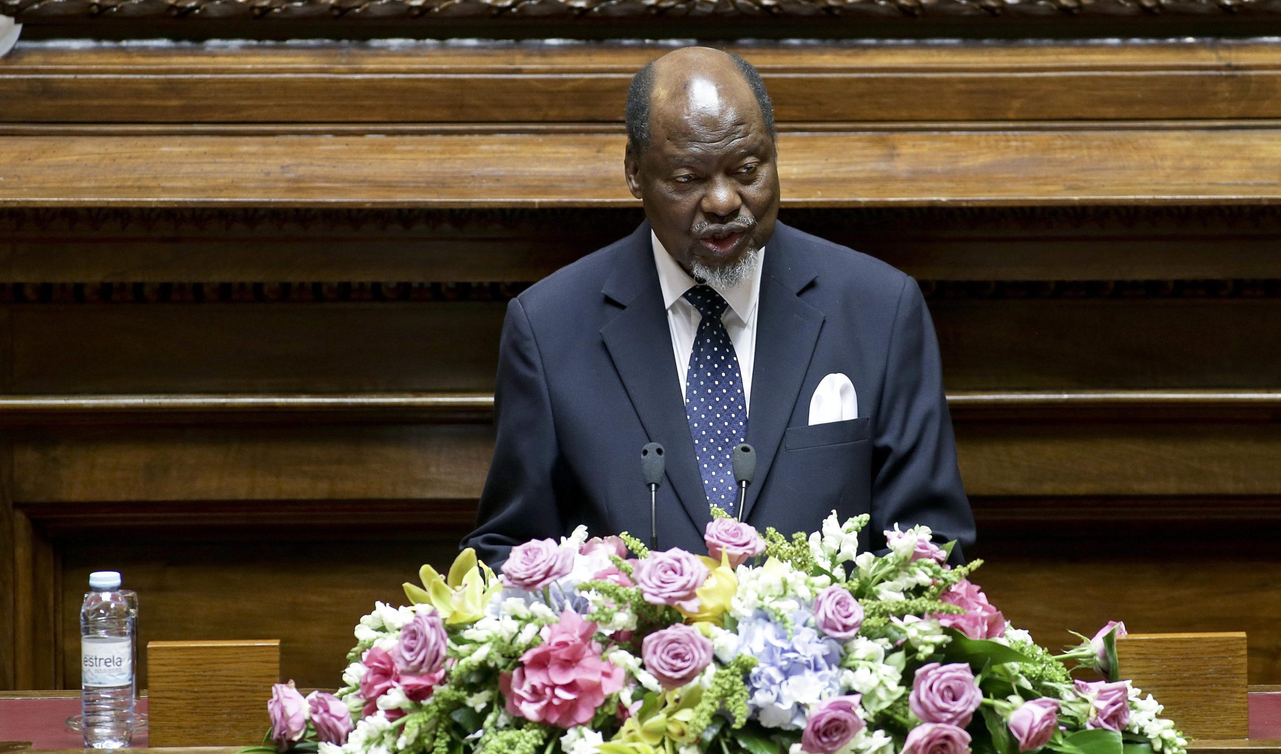 Mário Soares: Chissano diz que será recordado nas antigas colónias como “um amigo”